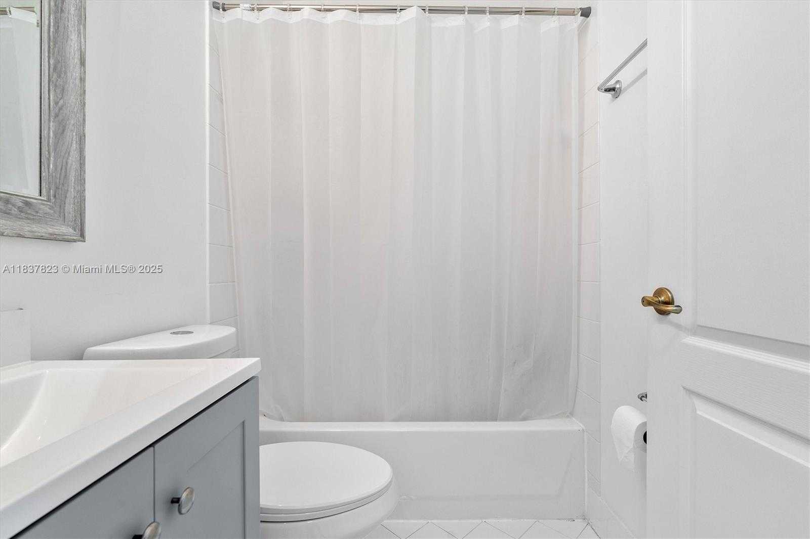 Small Image of 10273 SOUTH WEST 162ND CT, Miami Number 23