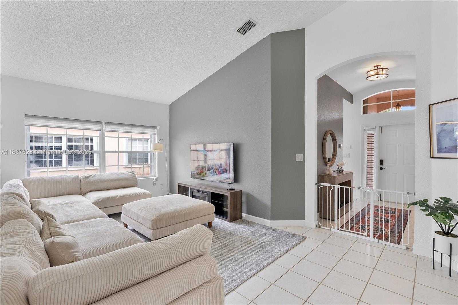 Small Image of 10273 SOUTH WEST 162ND CT, Miami Number 9