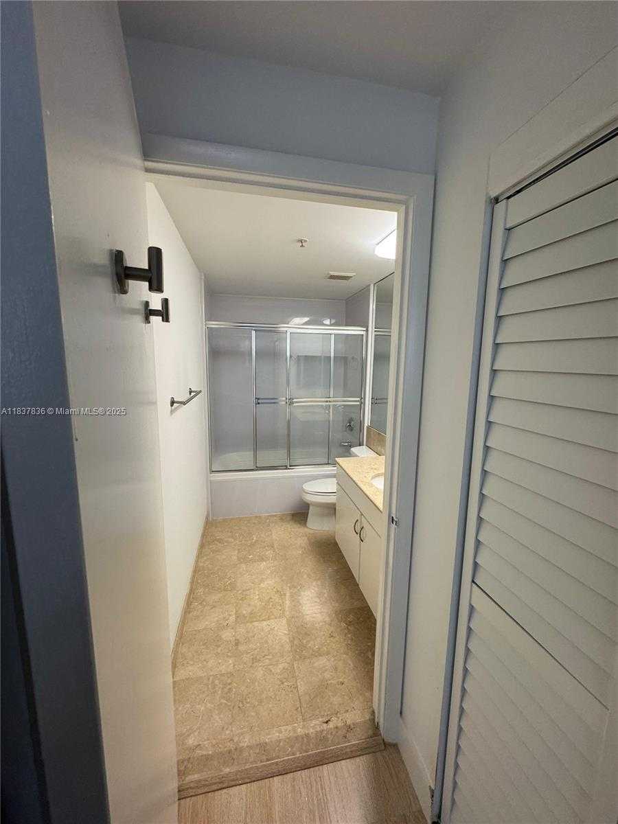 Small Image of 801 BRICKELL KEY BLVD #1005, Miami Number 13