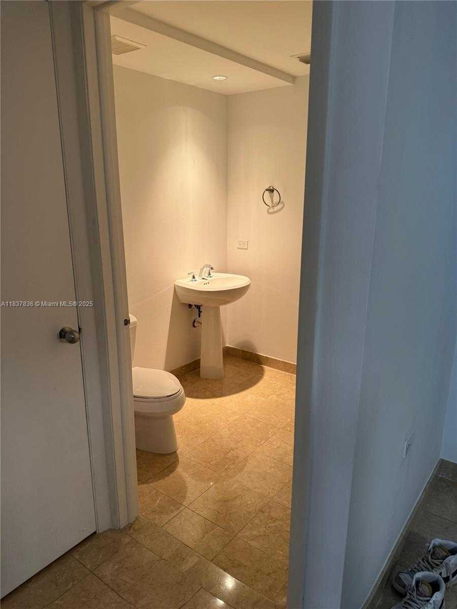 Small Image of 801 BRICKELL KEY BLVD #1005, Miami Number 21