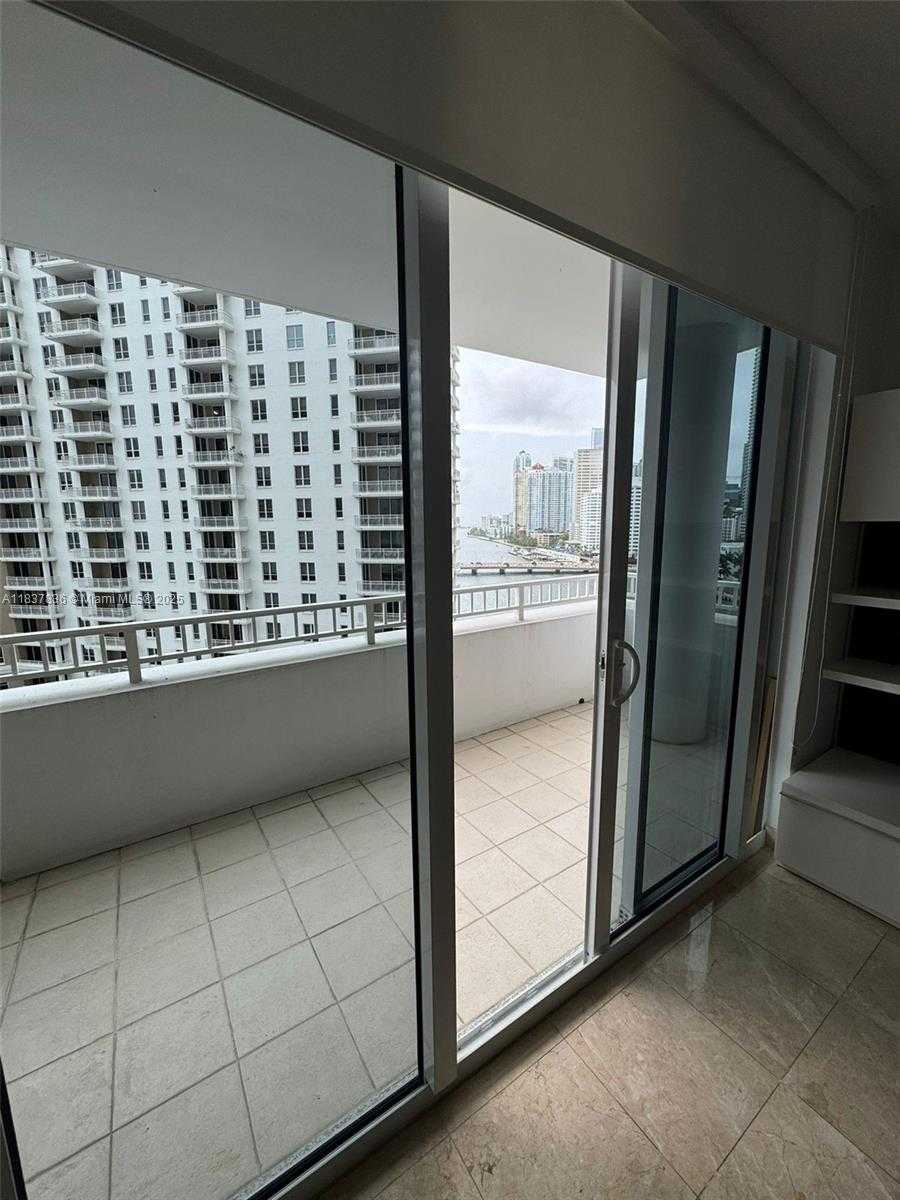 Small Image of 801 BRICKELL KEY BLVD #1005, Miami Number 8