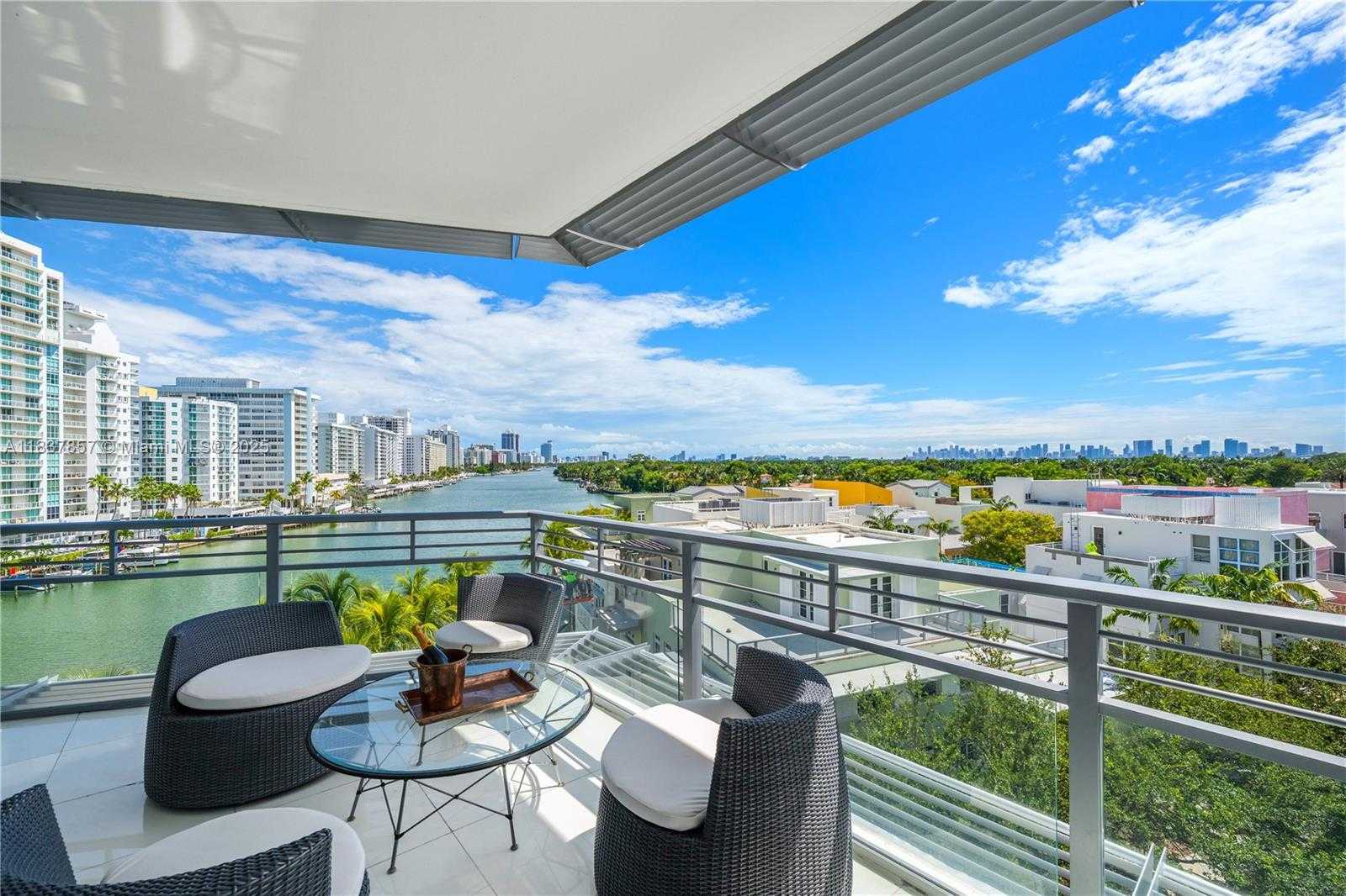 Small Image of 6101 AQUA AVE #602, Miami Beach Number 2