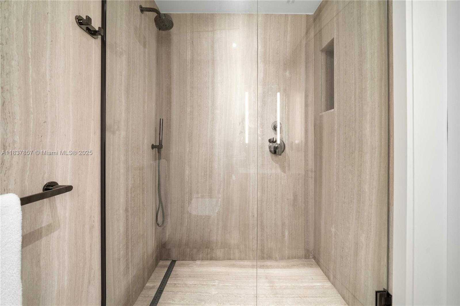 Small Image of 6101 AQUA AVE #602, Miami Beach Number 37