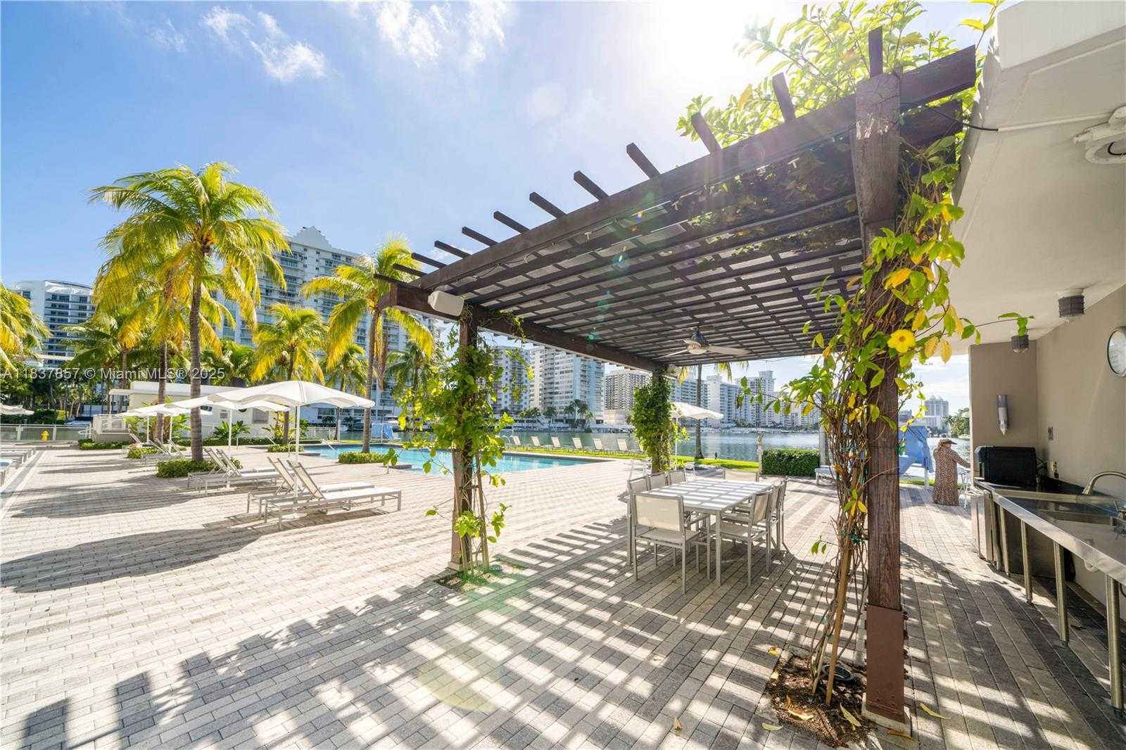 Small Image of 6101 AQUA AVE #602, Miami Beach Number 48
