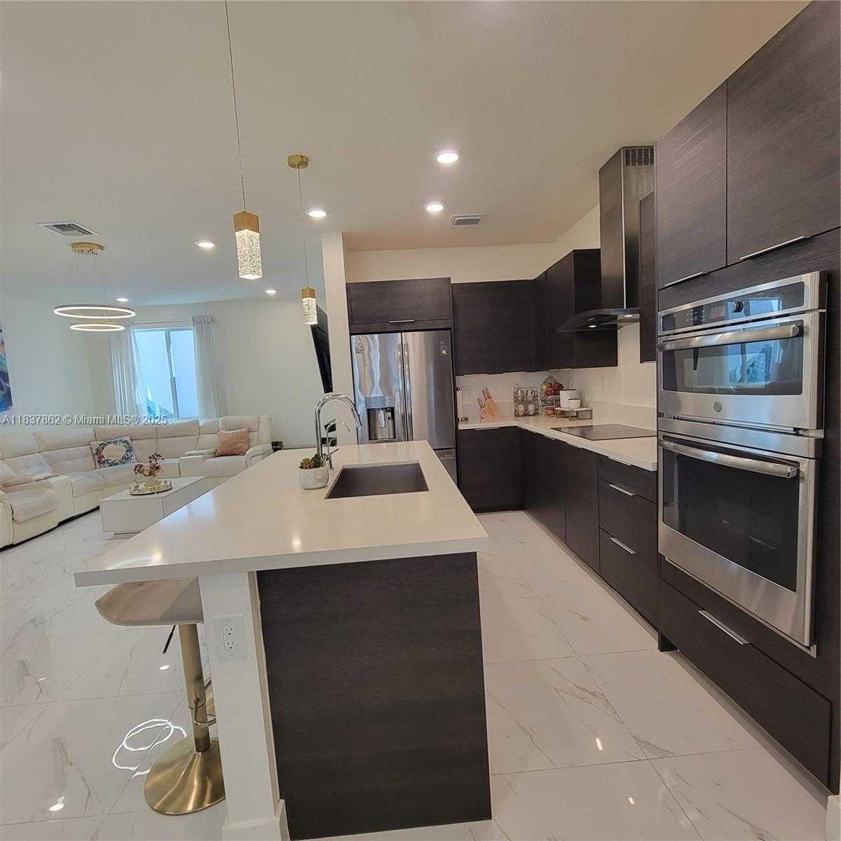 Small Image of 10440 NORTH WEST 67TH ST #10440, Doral Number 10
