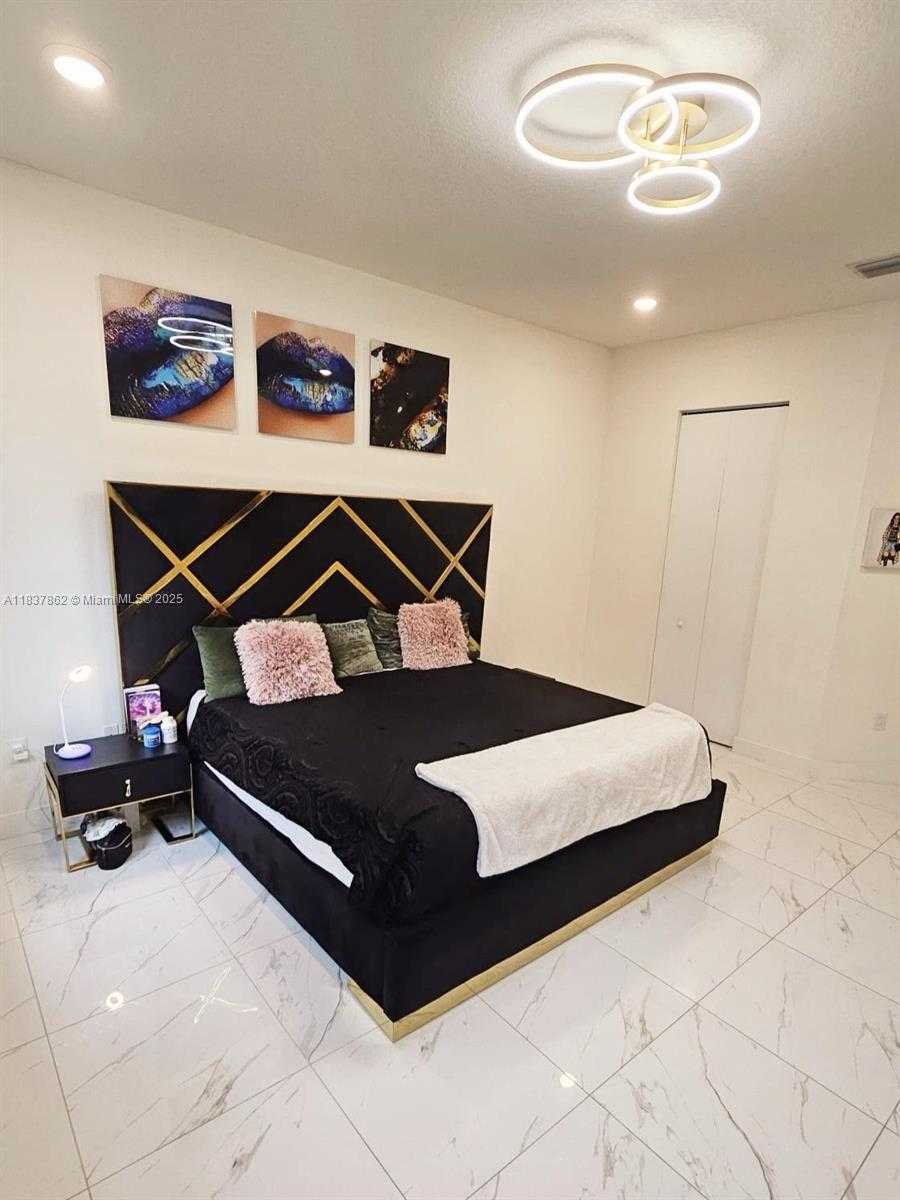 Small Image of 10440 NORTH WEST 67TH ST #10440, Doral Number 19