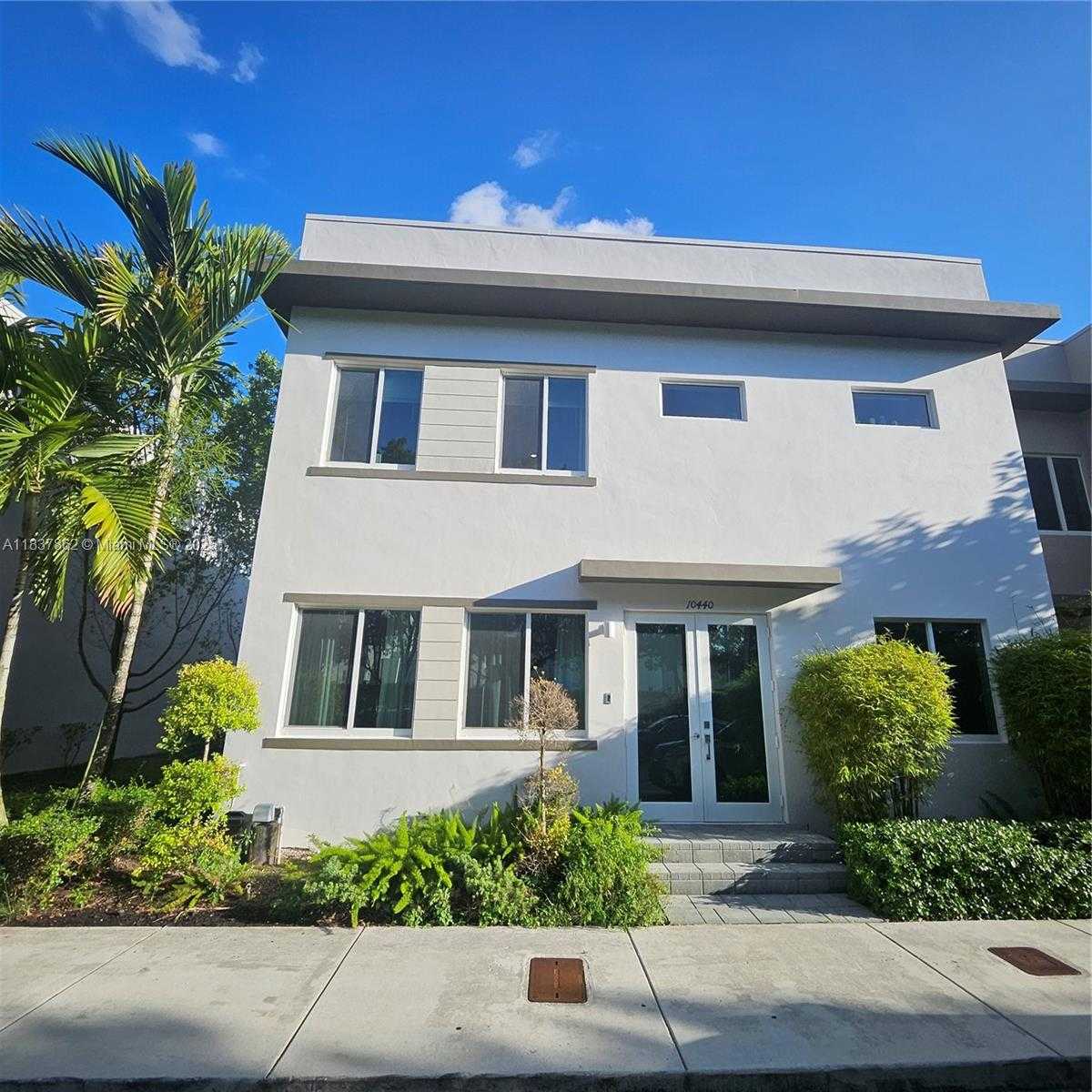 Small Image of 10440 NORTH WEST 67TH ST #10440, Doral Number 2