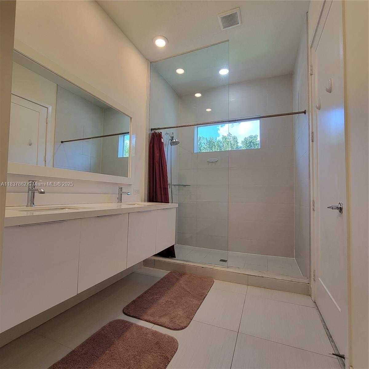 Small Image of 10440 NORTH WEST 67TH ST #10440, Doral Number 21