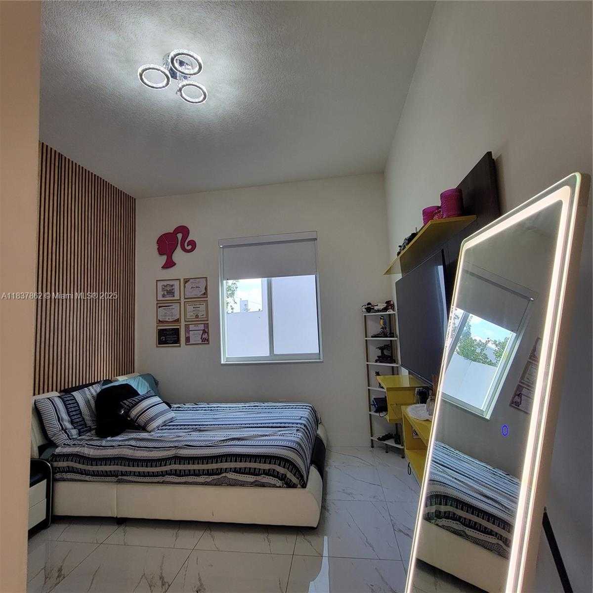 Small Image of 10440 NORTH WEST 67TH ST #10440, Doral Number 23