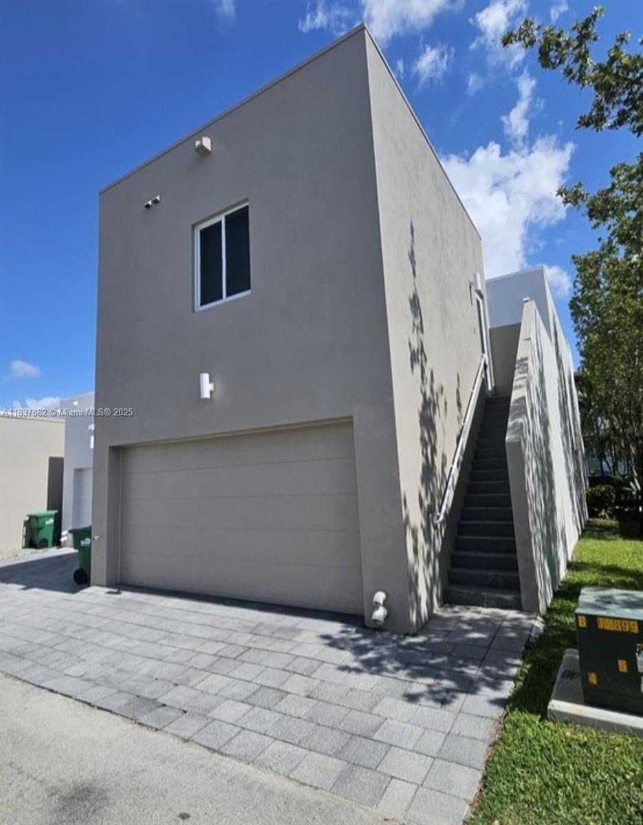 Small Image of 10440 NORTH WEST 67TH ST #10440, Doral Number 27