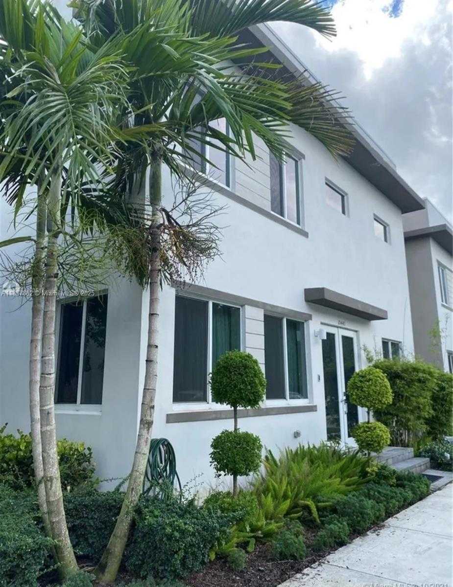 Small Image of 10440 NORTH WEST 67TH ST #10440, Doral Number 28