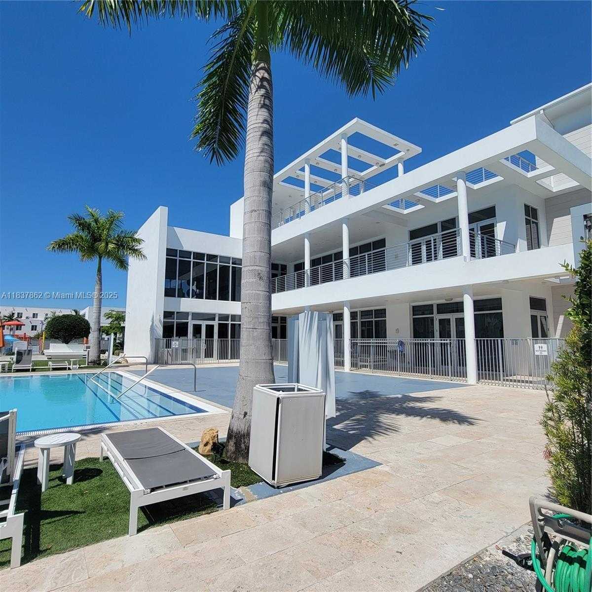 Small Image of 10440 NORTH WEST 67TH ST #10440, Doral Number 39