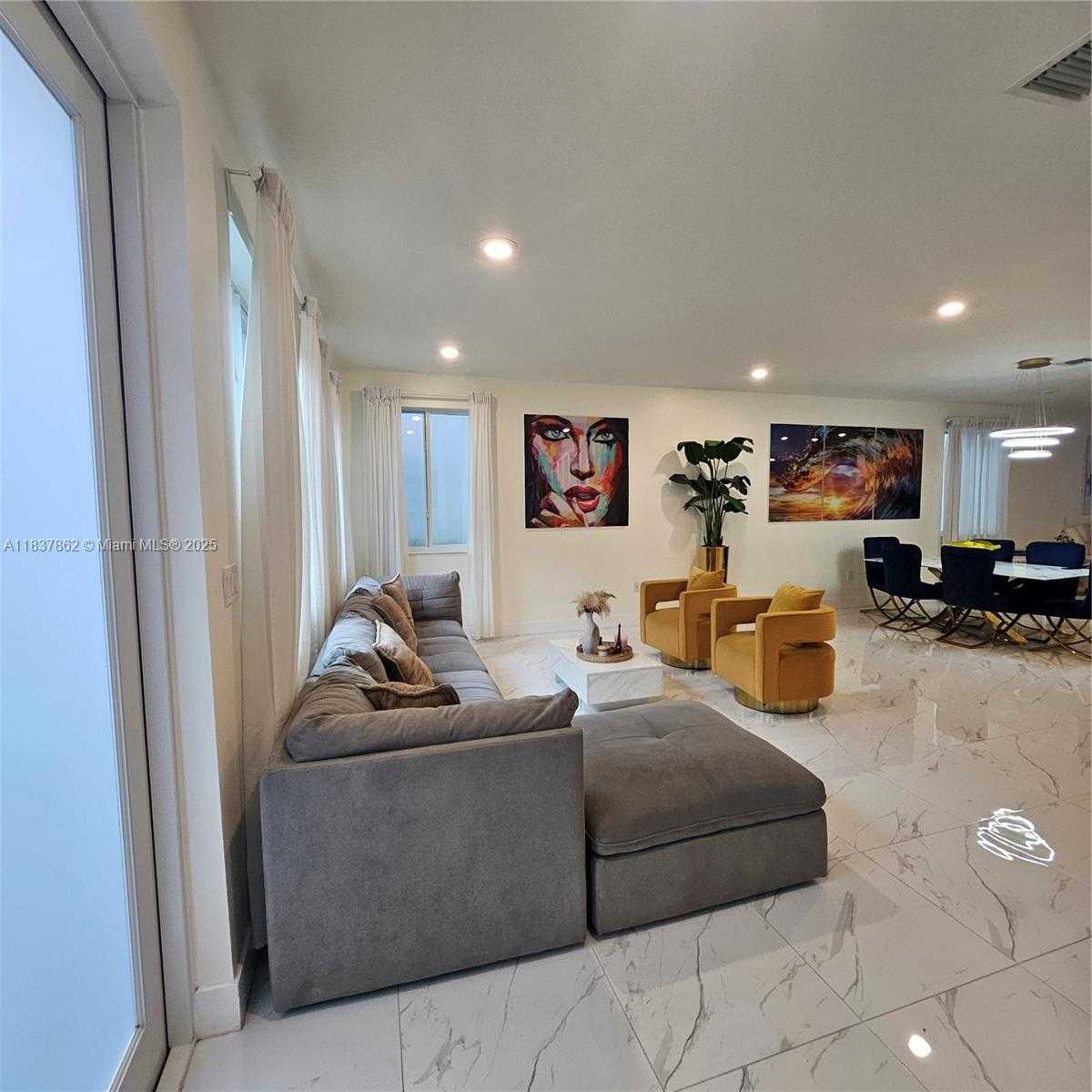 Small Image of 10440 NORTH WEST 67TH ST #10440, Doral Number 4