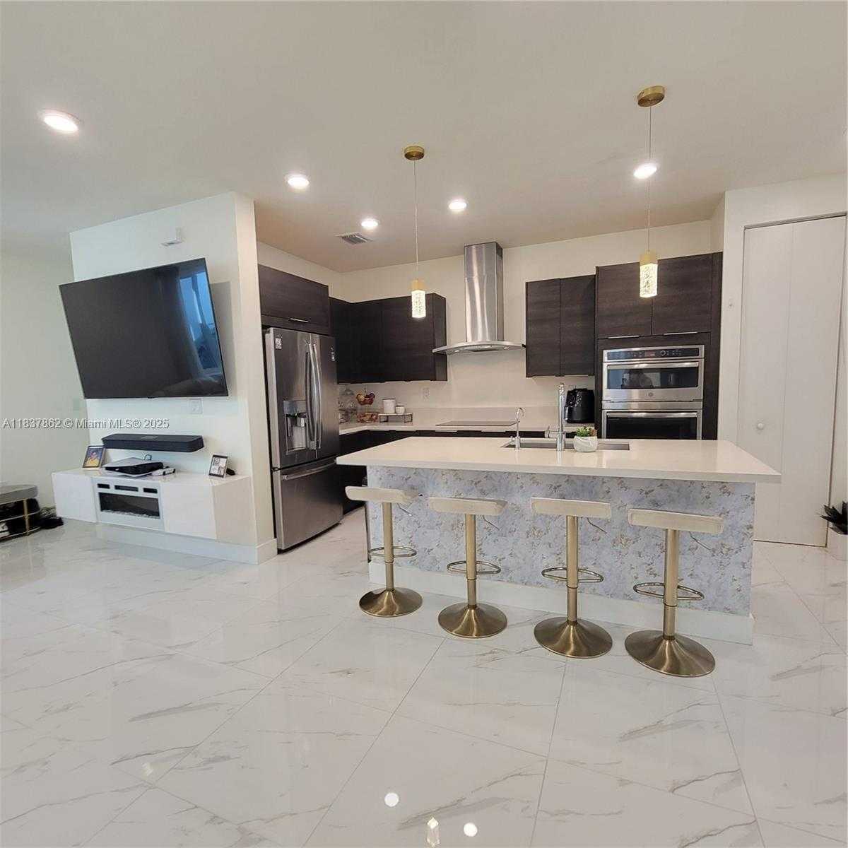 Small Image of 10440 NORTH WEST 67TH ST #10440, Doral Number 8