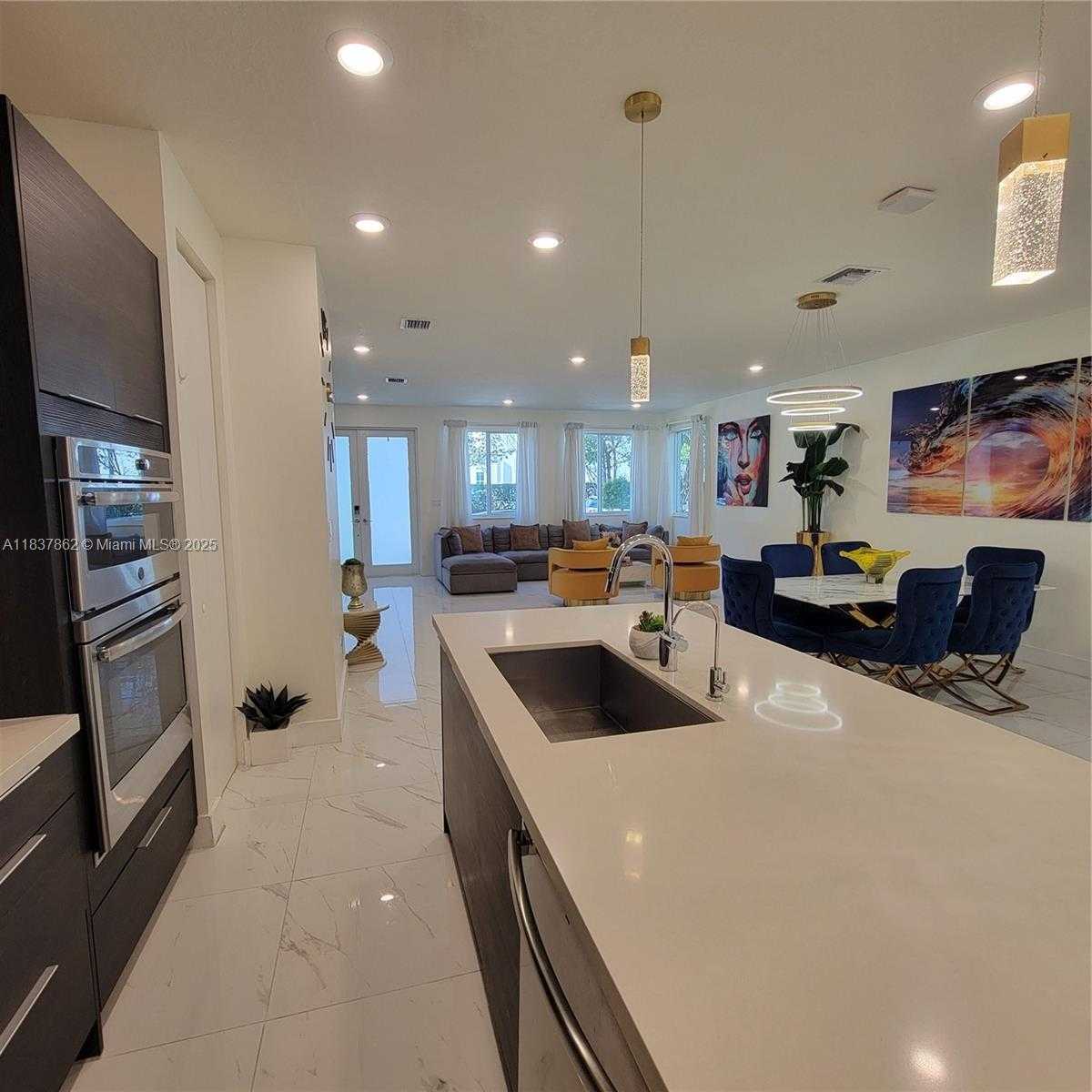 Small Image of 10440 NORTH WEST 67TH ST #10440, Doral Number 9