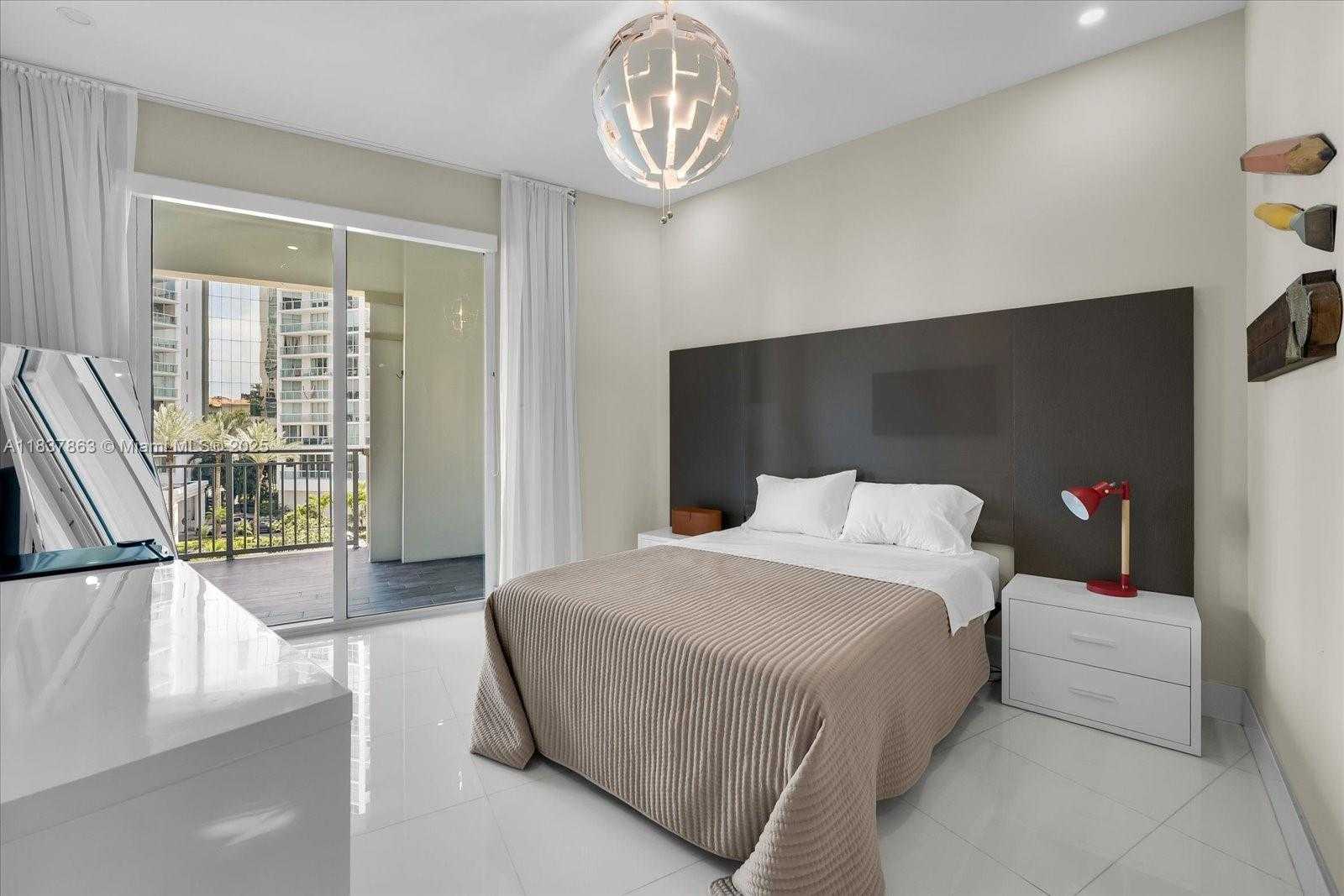 Small Image of 200 SUNNY ISLES BLVD #TH-404, Sunny Isles Beach Number 15
