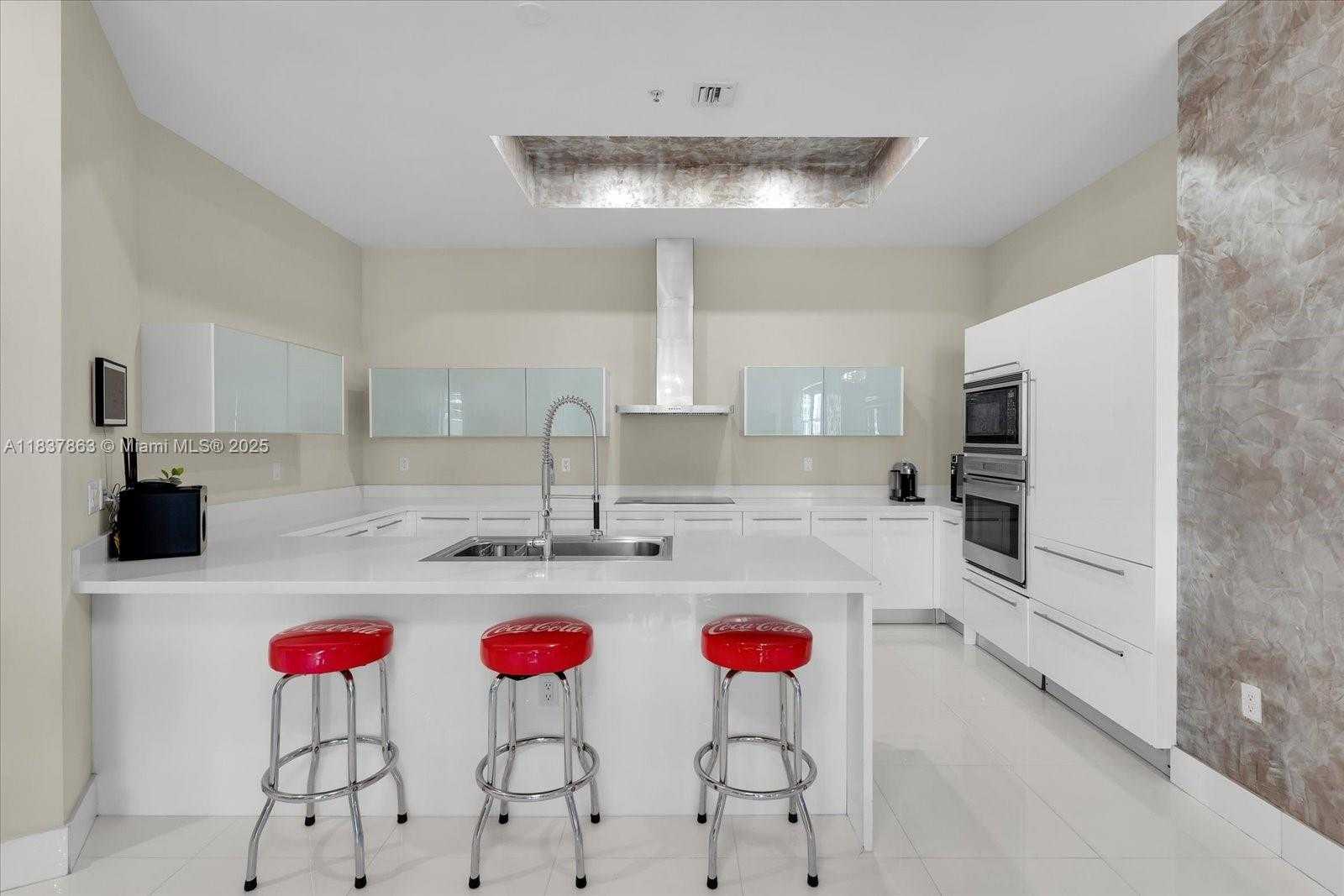 Small Image of 200 SUNNY ISLES BLVD #TH-404, Sunny Isles Beach Number 5