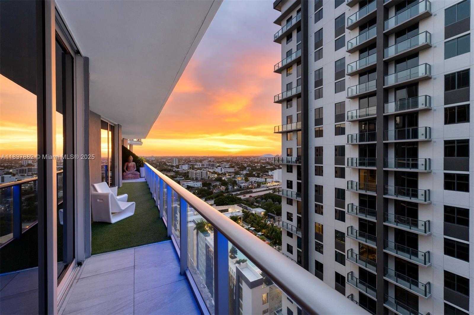 Small Image of 1010 SOUTH WEST 2ND AVE #LPH04, Miami Number 32