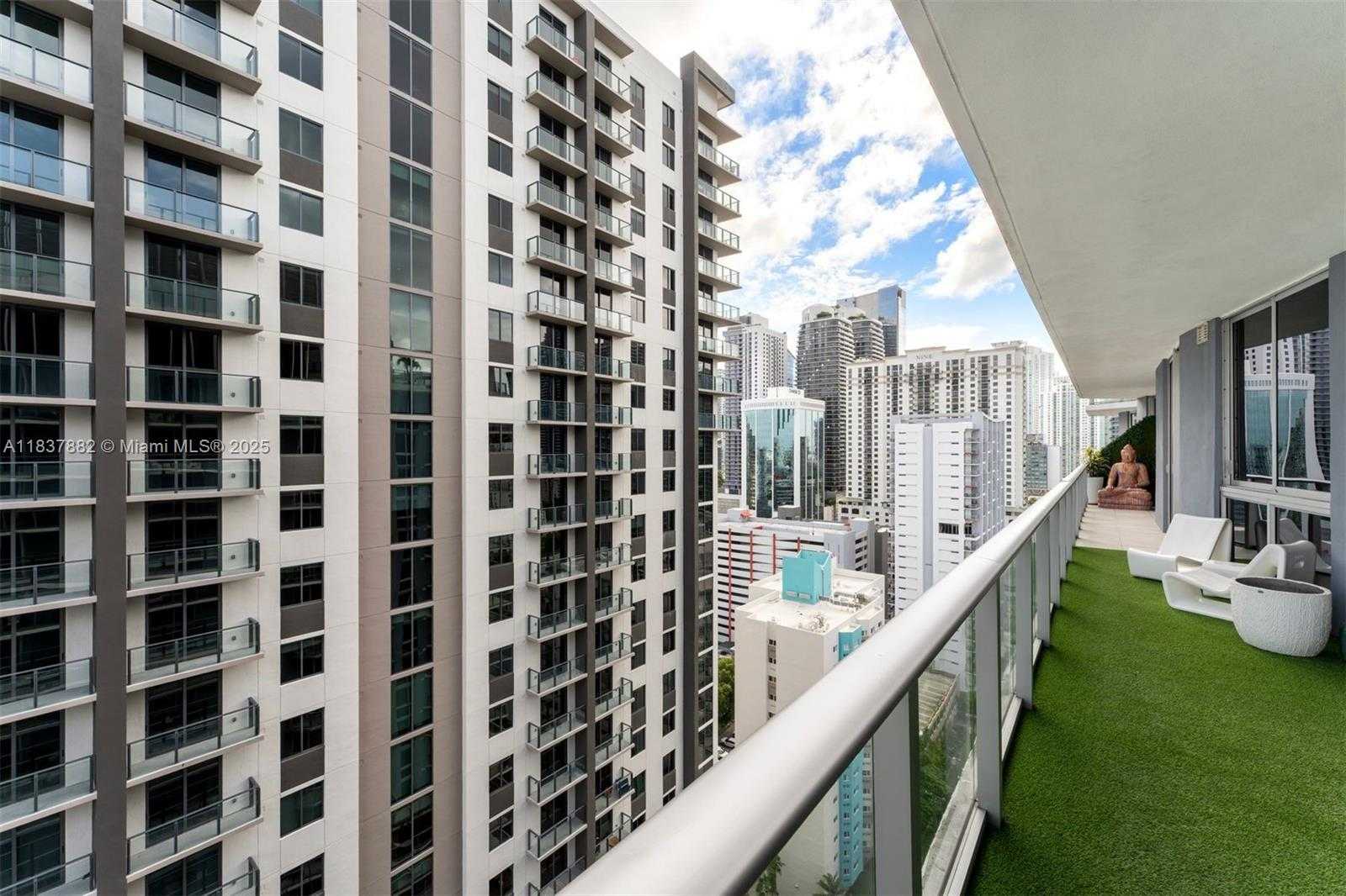 Small Image of 1010 SOUTH WEST 2ND AVE #LPH04, Miami Number 34