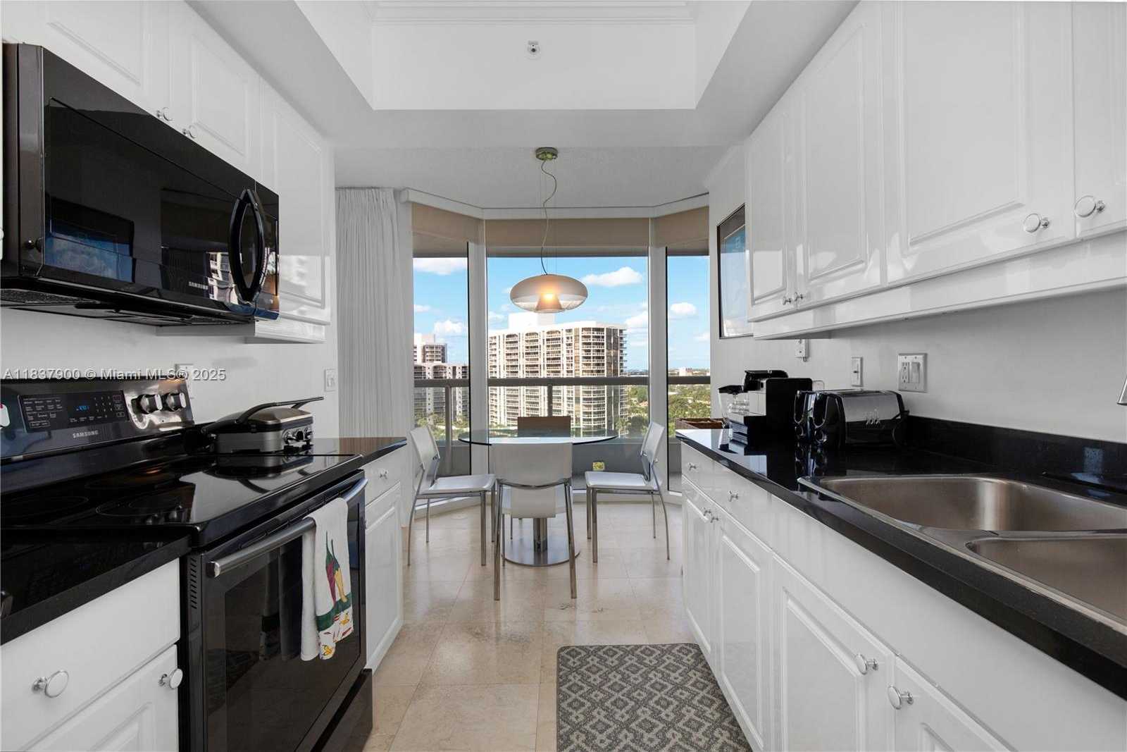 Small Image of 21055 YACHT CLUB DR #1504, Aventura Number 10