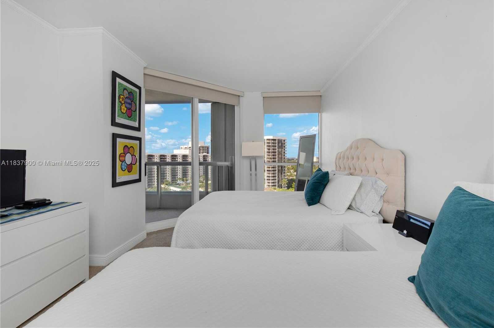 Small Image of 21055 YACHT CLUB DR #1504, Aventura Number 12