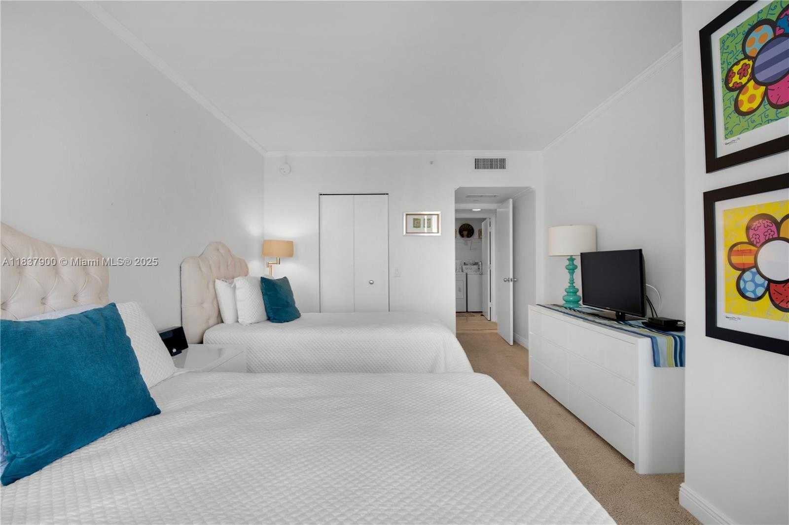 Small Image of 21055 YACHT CLUB DR #1504, Aventura Number 13