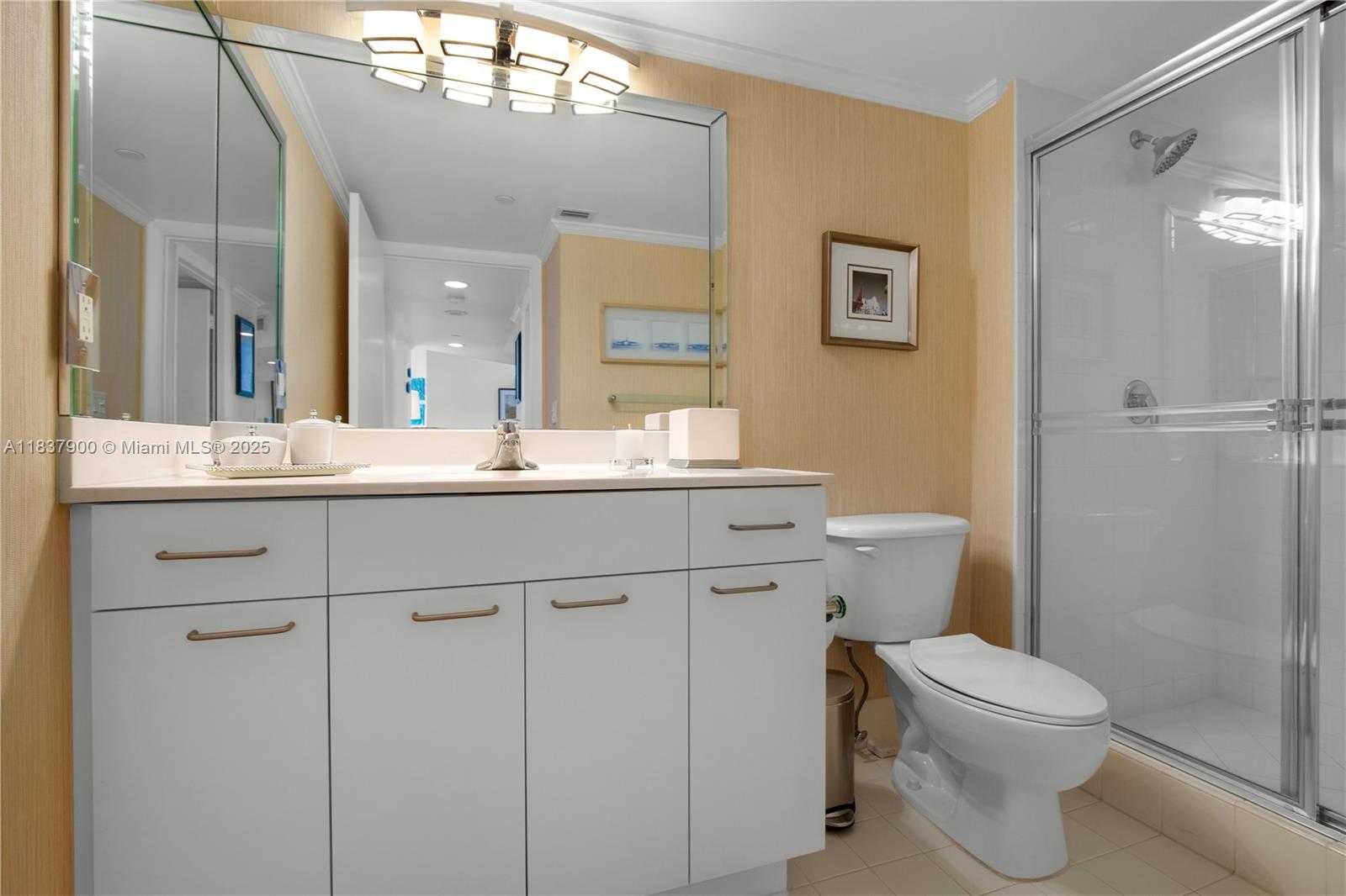 Small Image of 21055 YACHT CLUB DR #1504, Aventura Number 14