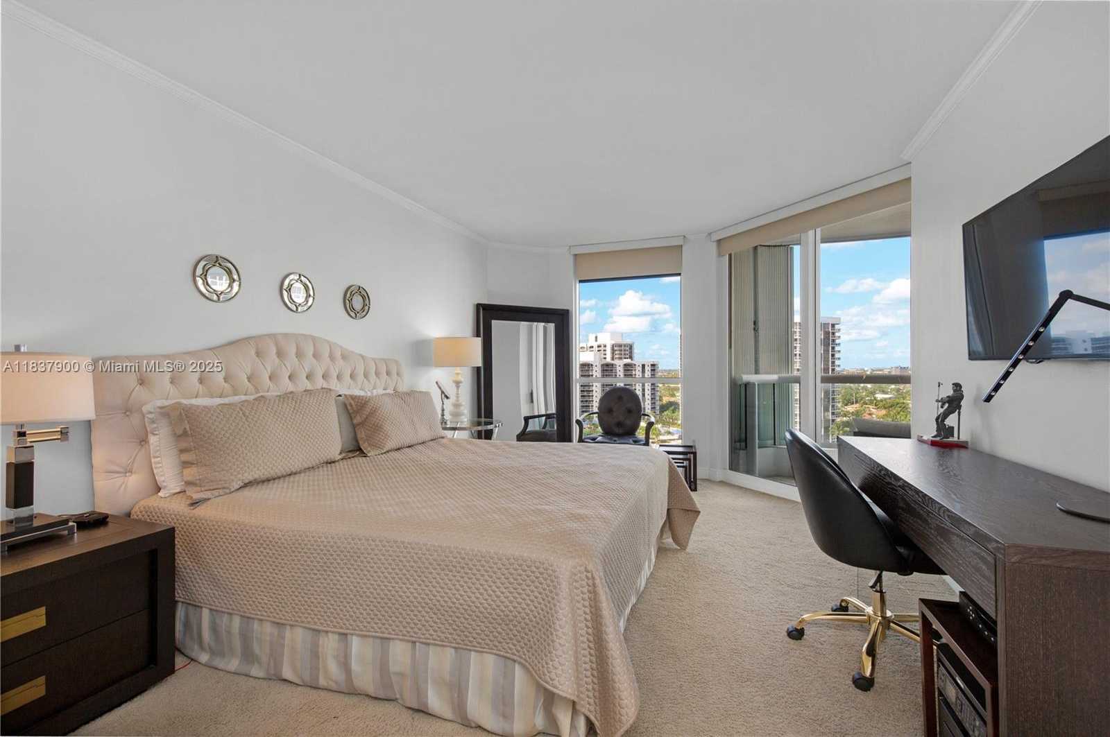 Small Image of 21055 YACHT CLUB DR #1504, Aventura Number 17