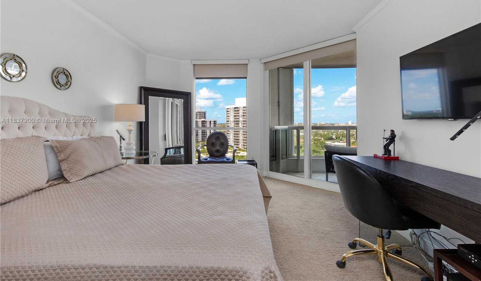 Small Image of 21055 YACHT CLUB DR #1504, Aventura Number 18