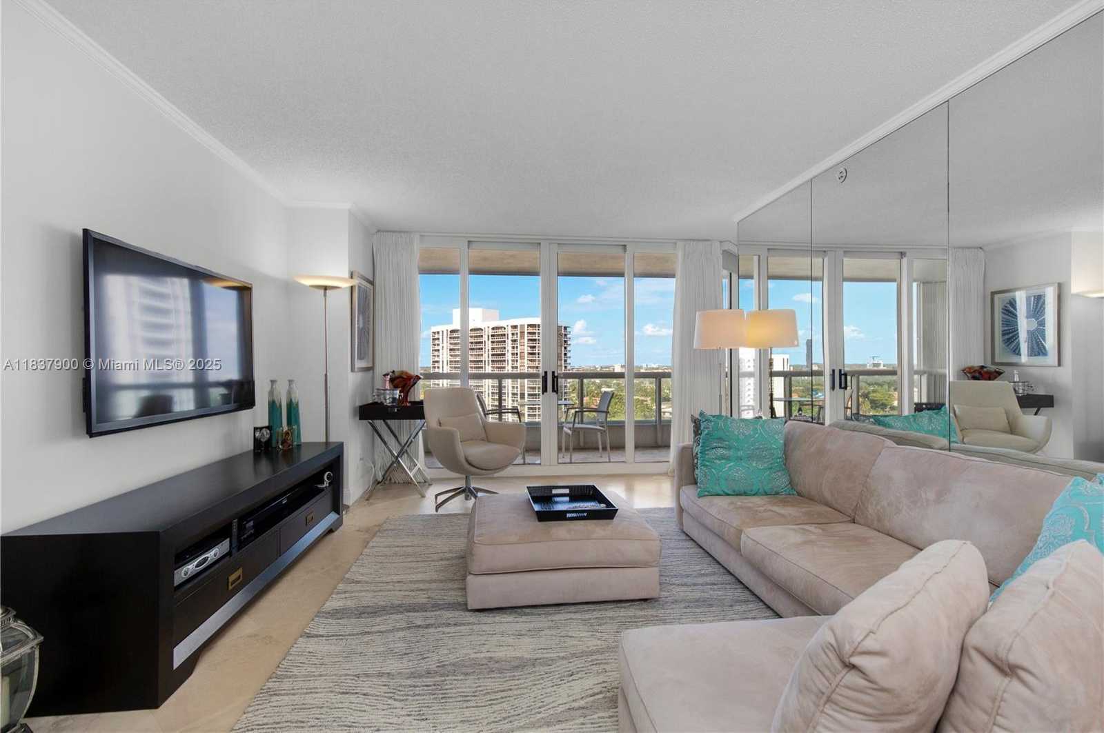 Small Image of 21055 YACHT CLUB DR #1504, Aventura Number 2
