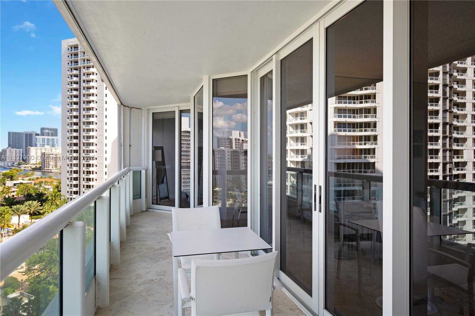 Small Image of 21055 YACHT CLUB DR #1504, Aventura Number 23