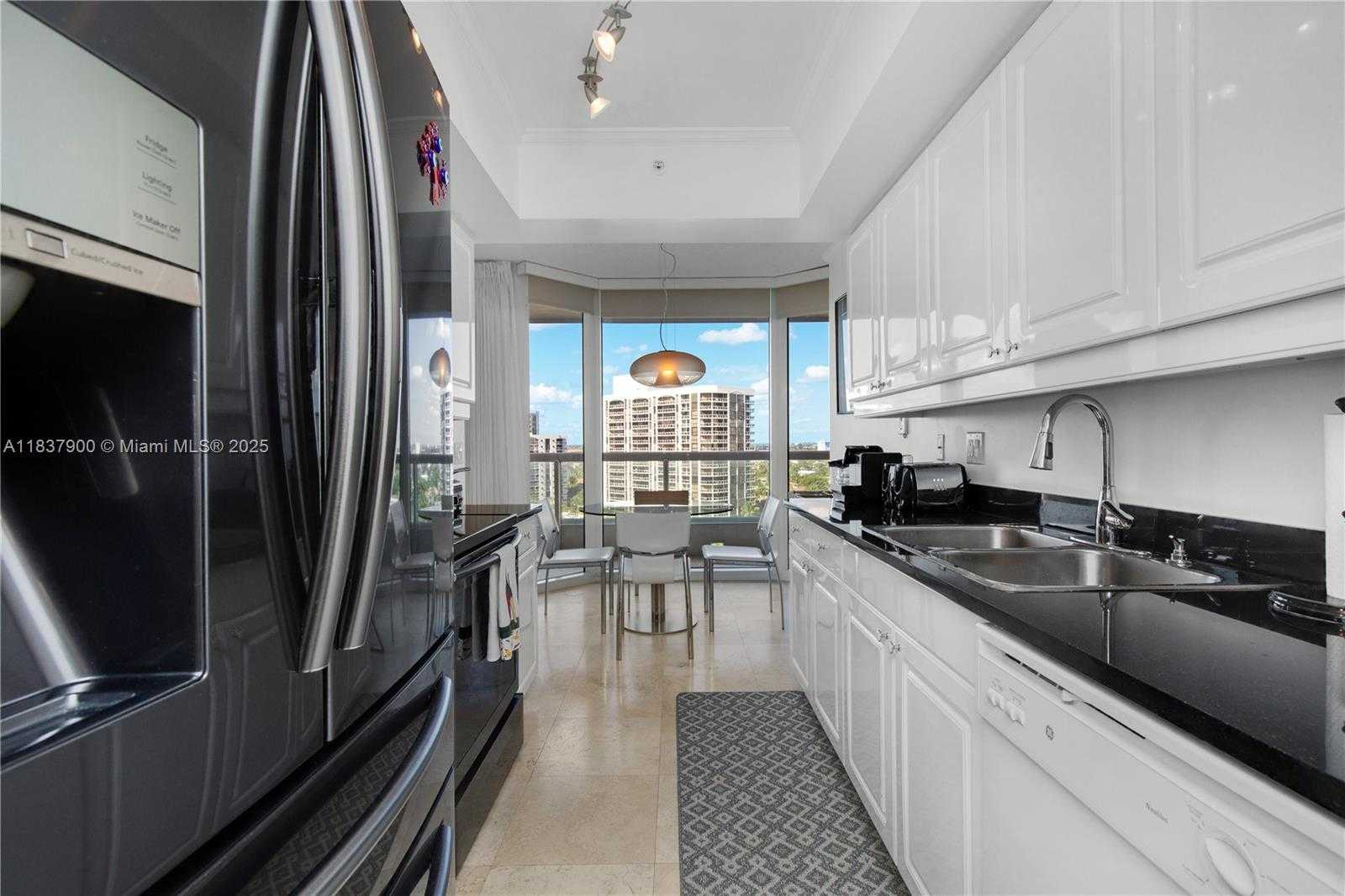 Small Image of 21055 YACHT CLUB DR #1504, Aventura Number 9