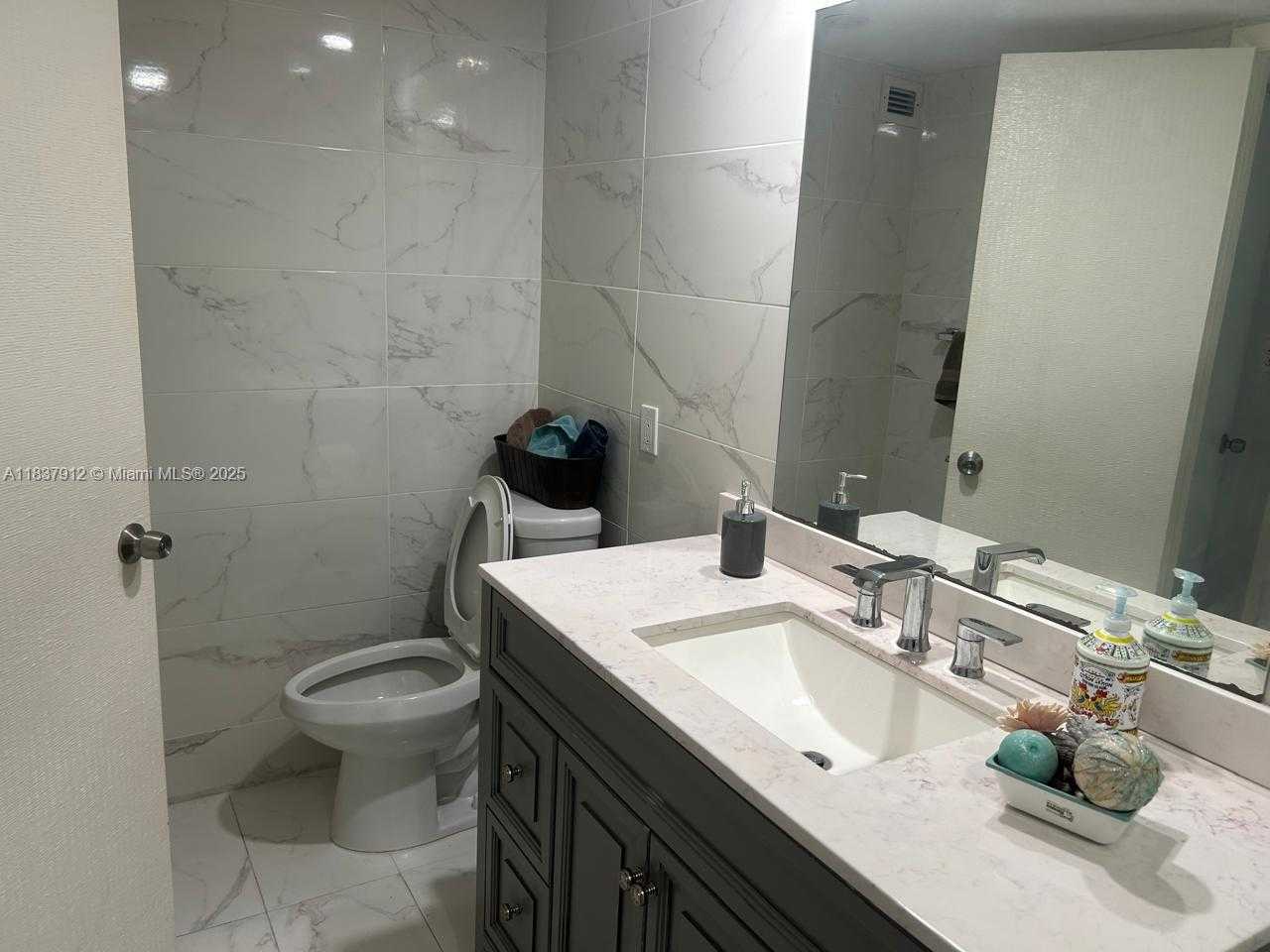 Small Image of 1849 SOUTH OCEAN DR #1407, Hallandale Beach Number 11