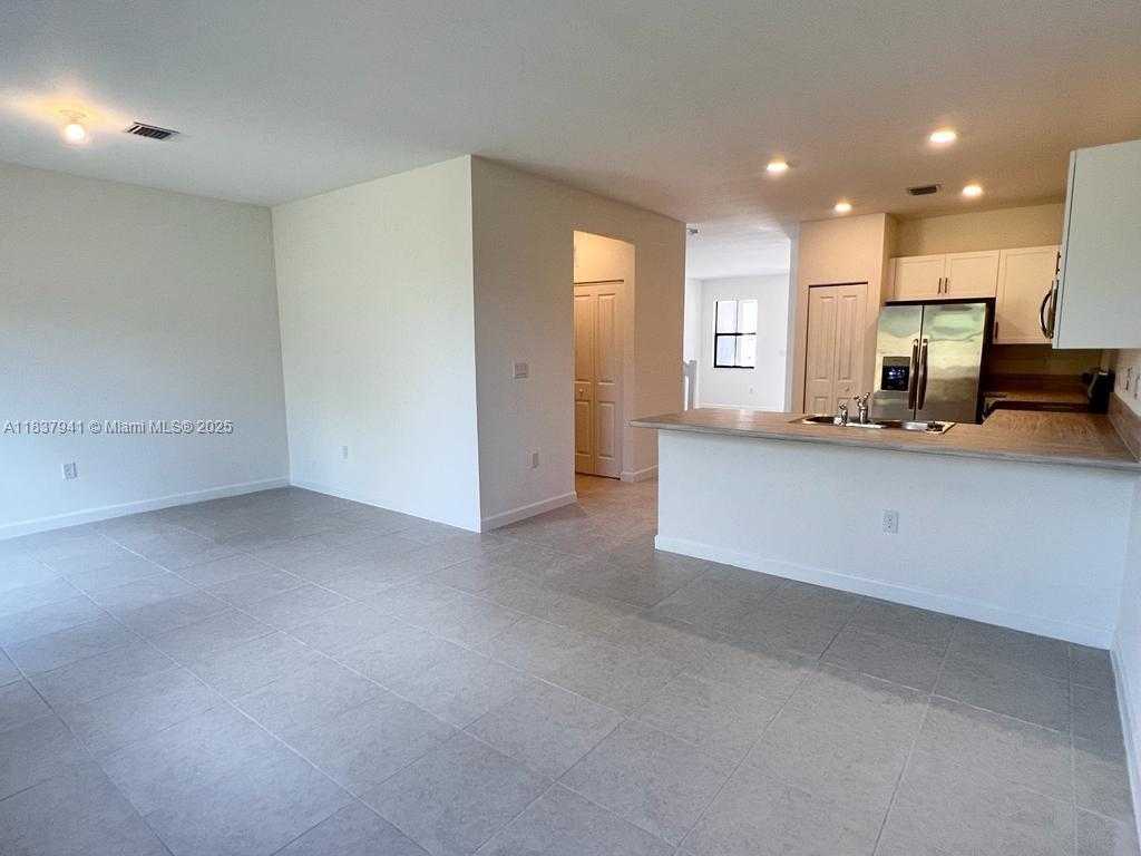 Small Image of 24480 SOUTH WEST 119TH PL, Homestead Number 5