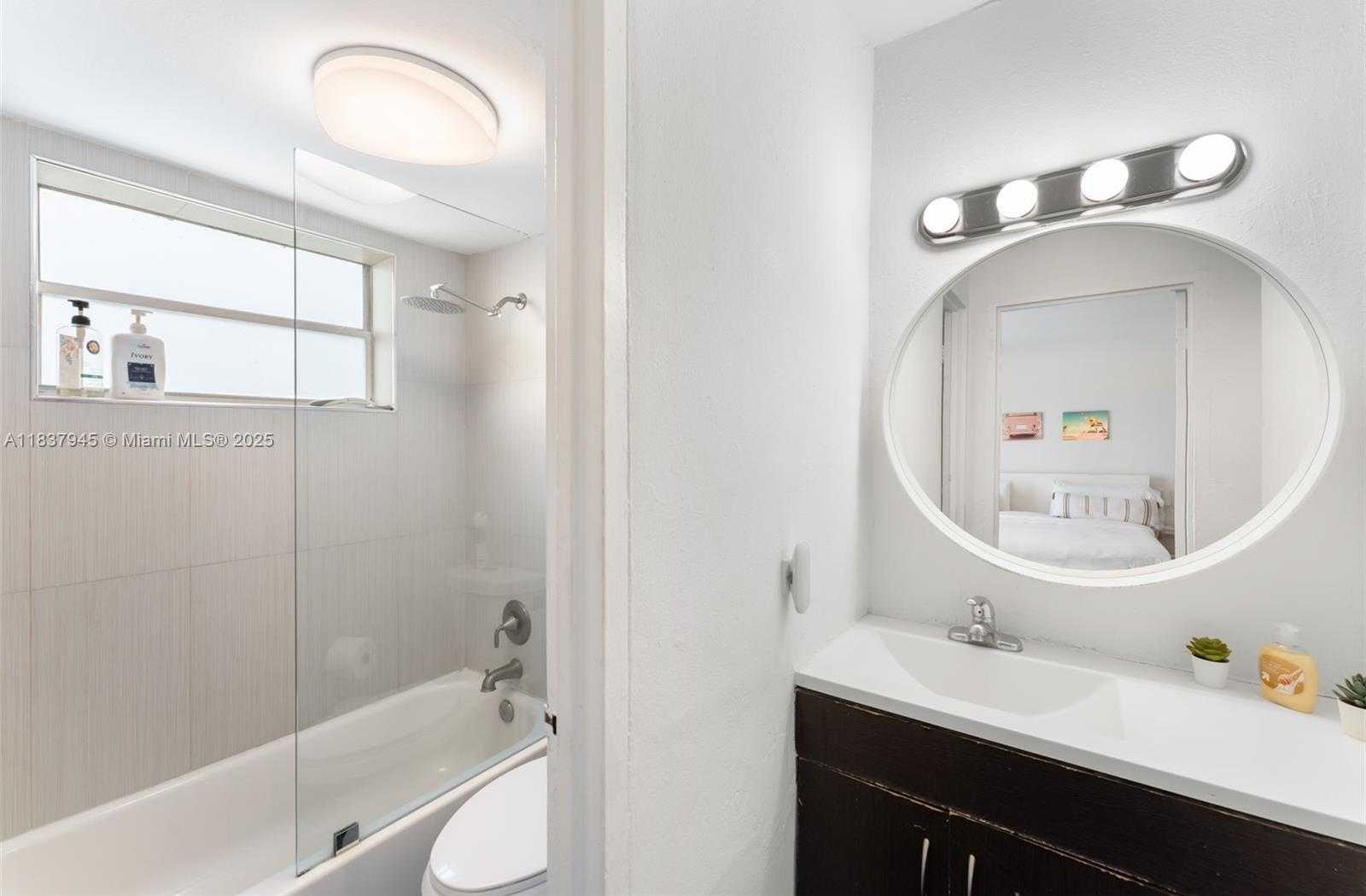 Small Image of 7904 WEST DR #901, North Bay Village Number 12
