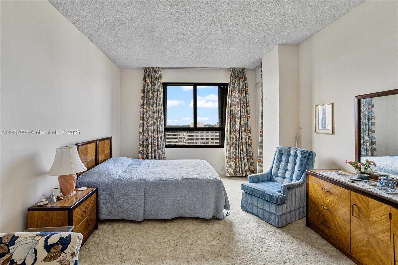 Small Image of Key Biscayne Number 14