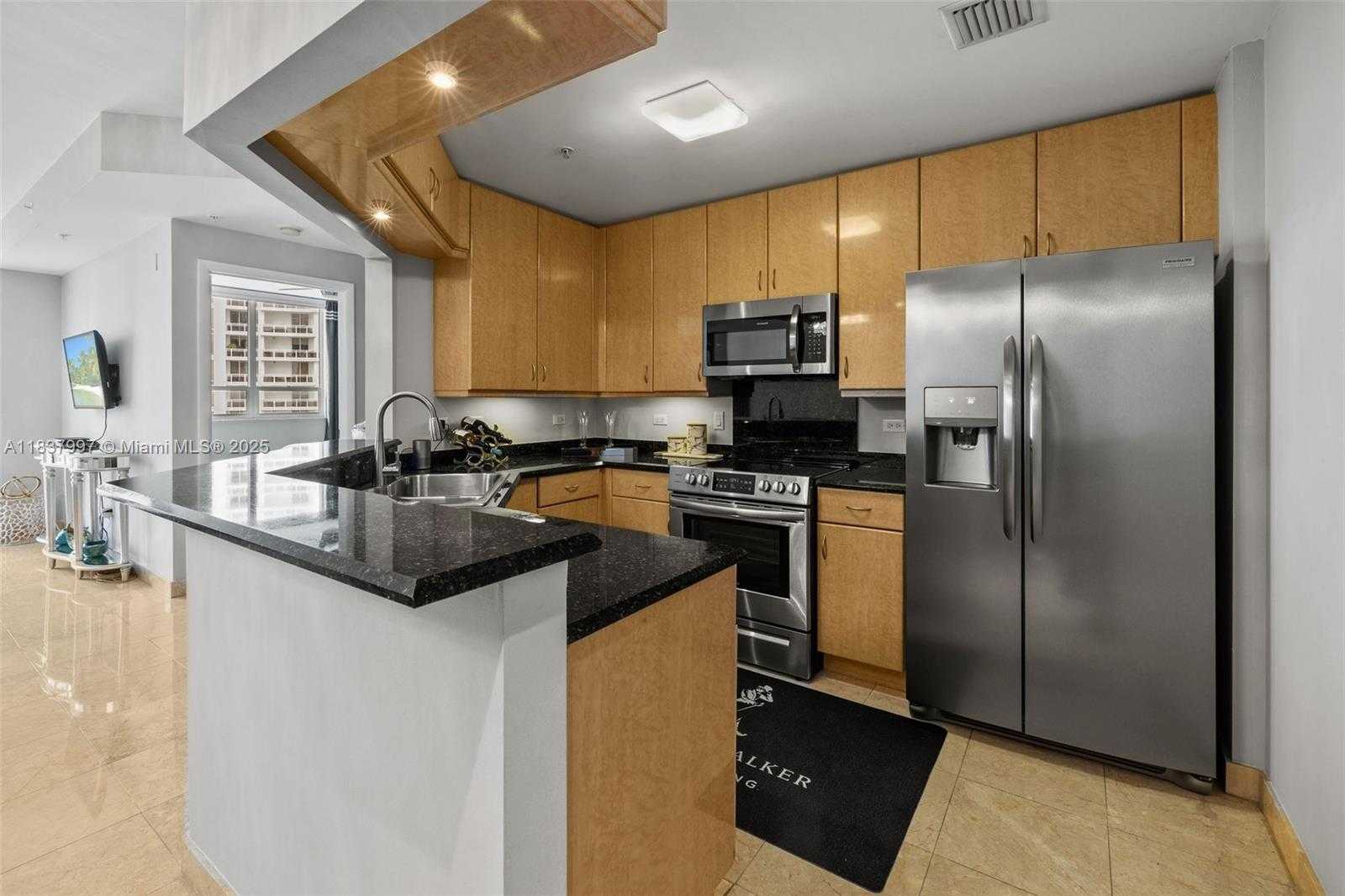 Small Image of 801 BRICKELL KEY BLVD #2006, Miami Number 18