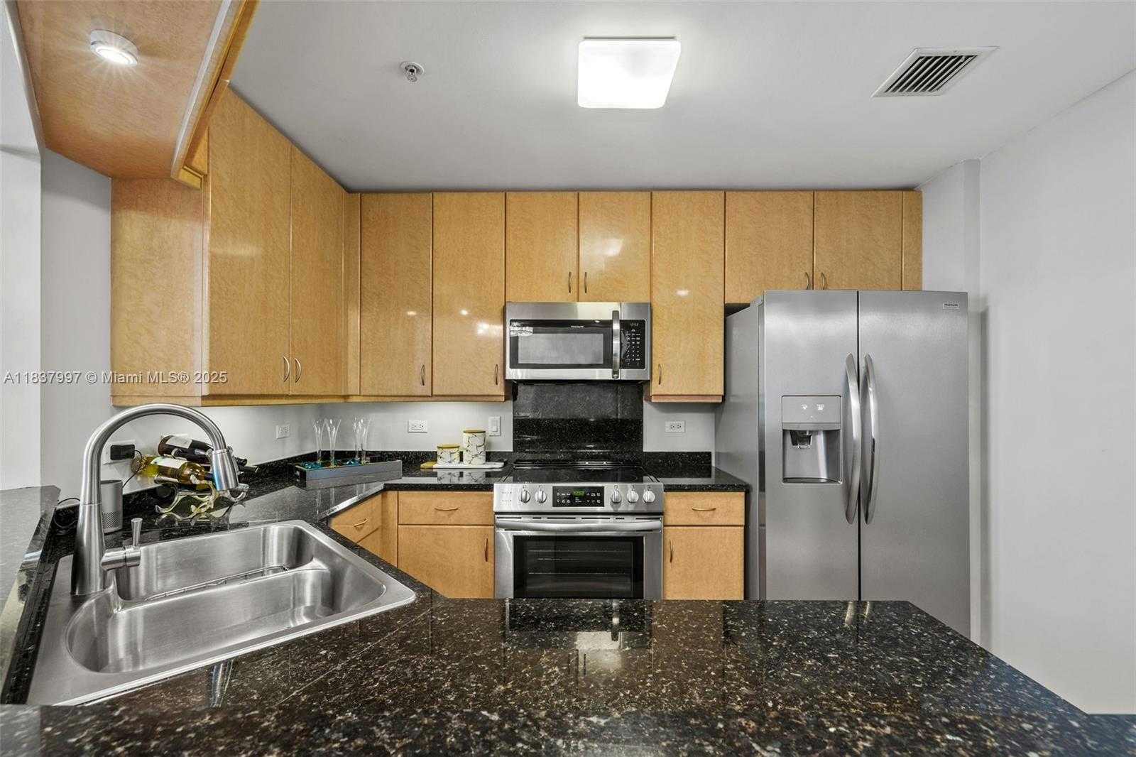 Small Image of 801 BRICKELL KEY BLVD #2006, Miami Number 21