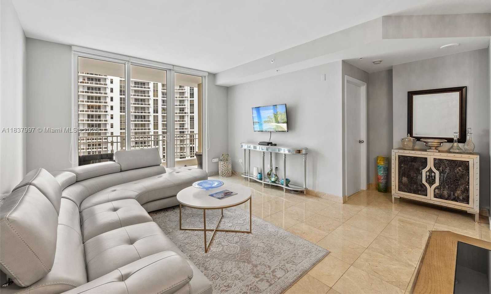 Small Image of 801 BRICKELL KEY BLVD #2006, Miami Number 3