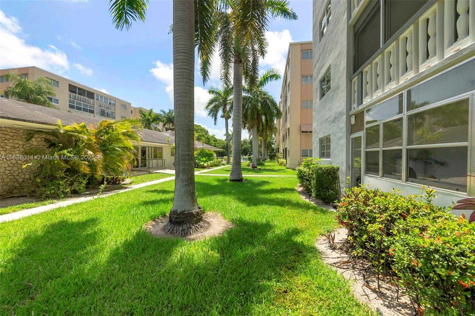 Small Image of 233 NORTH EAST 14TH AVE #108, Hallandale Beach Number 25