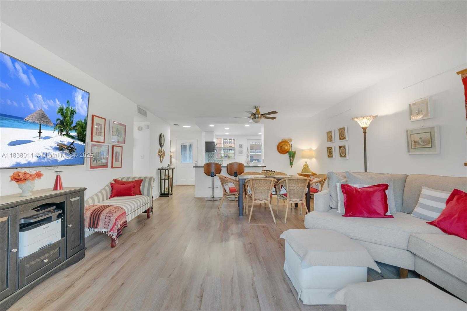 Small Image of 233 NORTH EAST 14TH AVE #108, Hallandale Beach Number 4