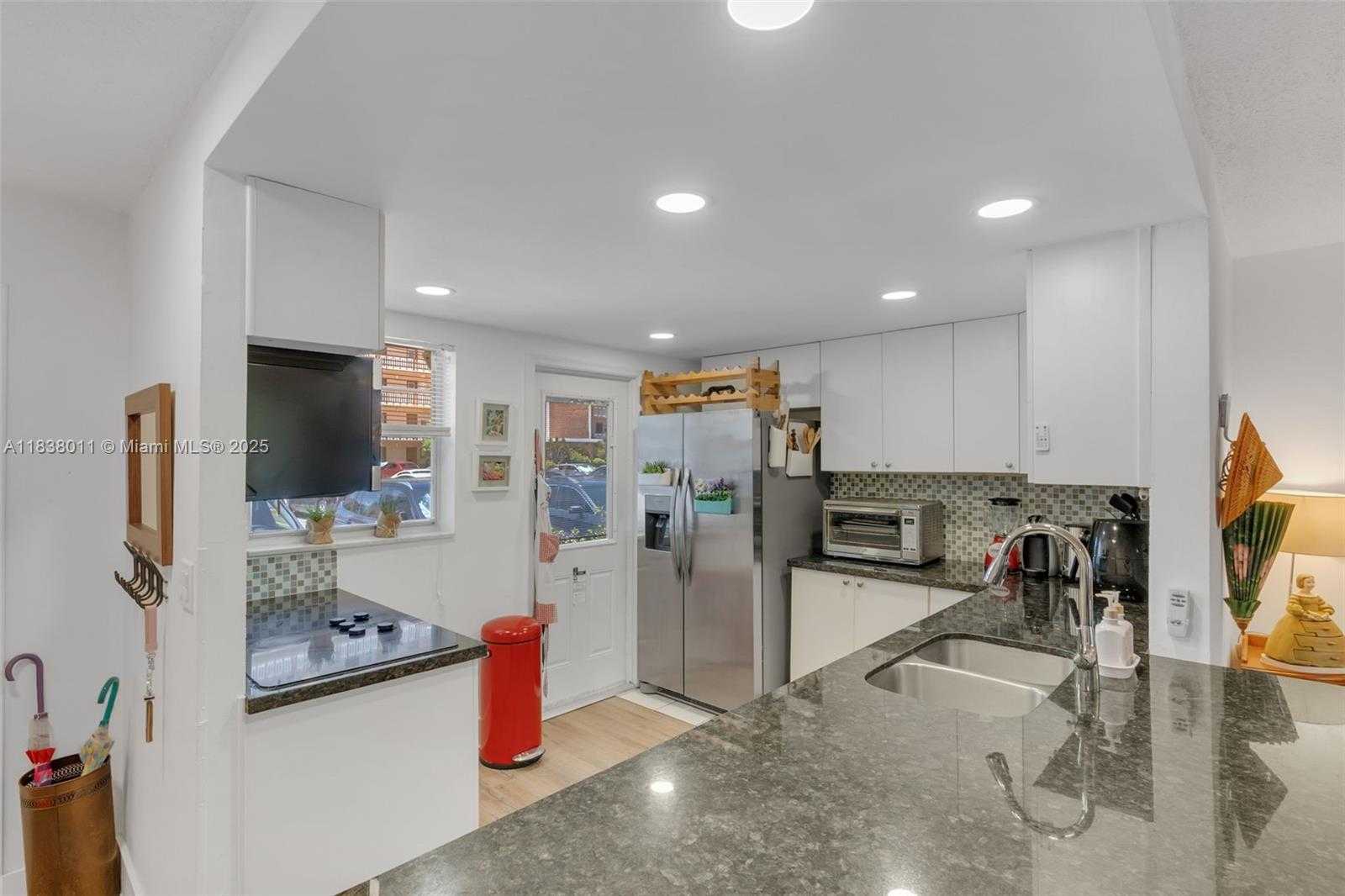 Small Image of 233 NORTH EAST 14TH AVE #108, Hallandale Beach Number 9