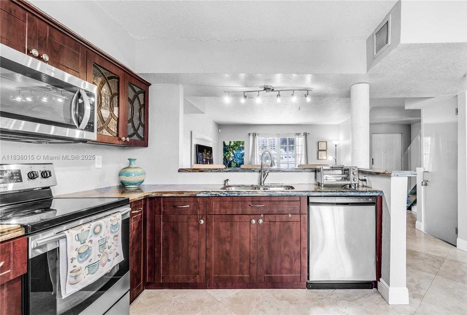 Small Image of 349 VIRGINIA ST, Hollywood Number 10