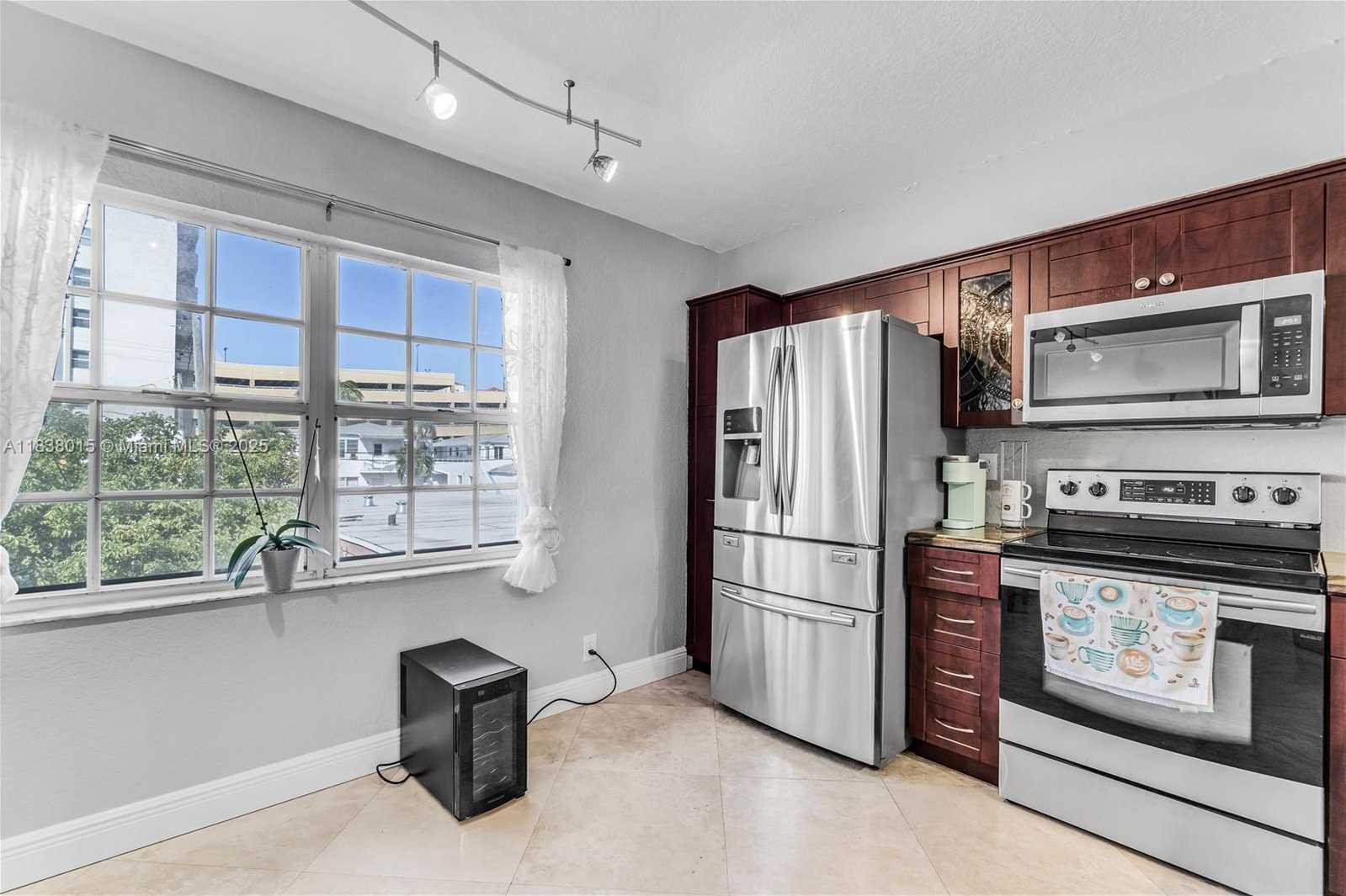 Small Image of 349 VIRGINIA ST, Hollywood Number 8