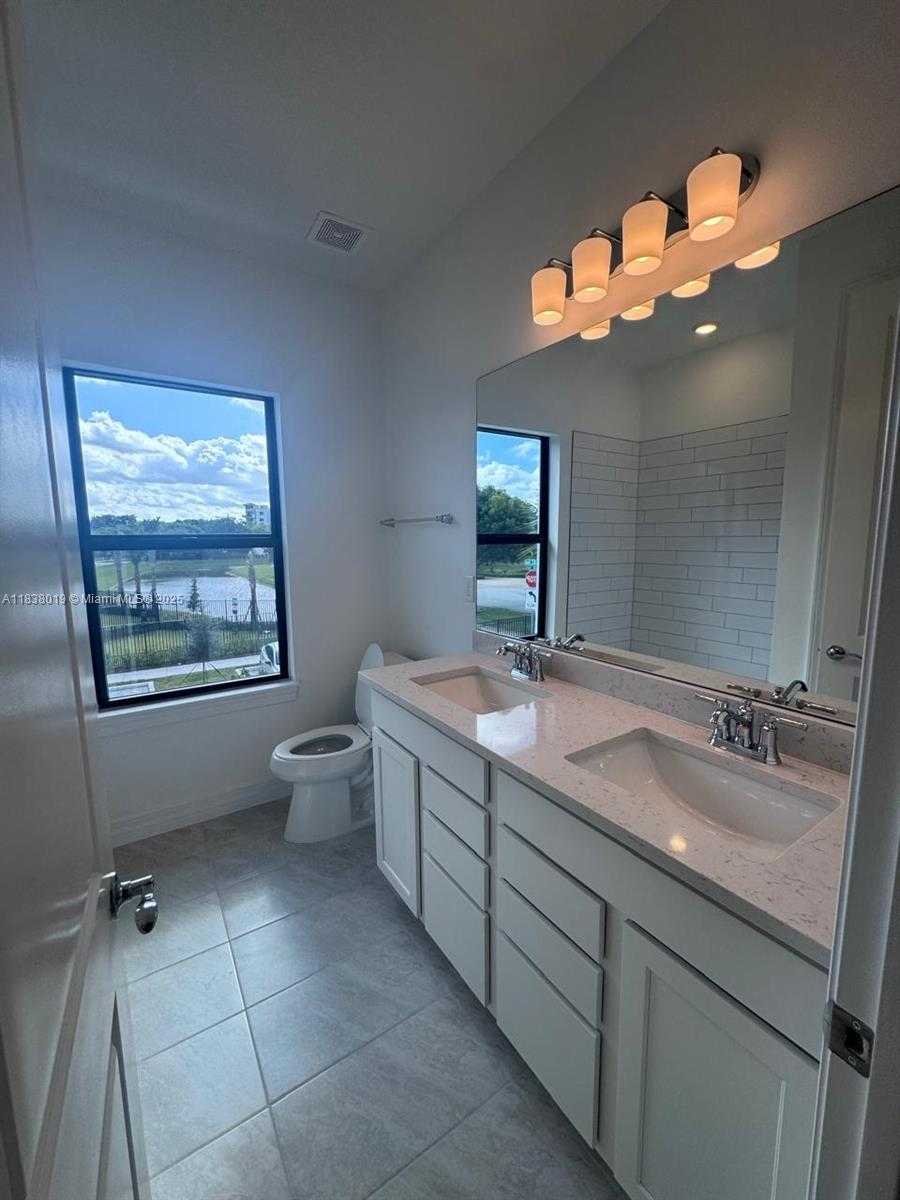 Small Image of 750 NORTH WEST 82ND TER, Plantation Number 19