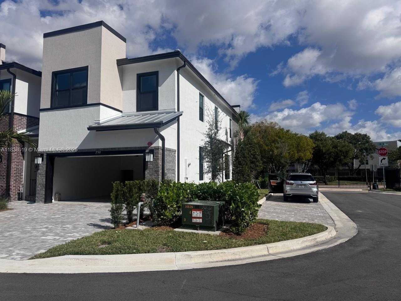 Small Image of 750 NORTH WEST 82ND TER, Plantation Number 2