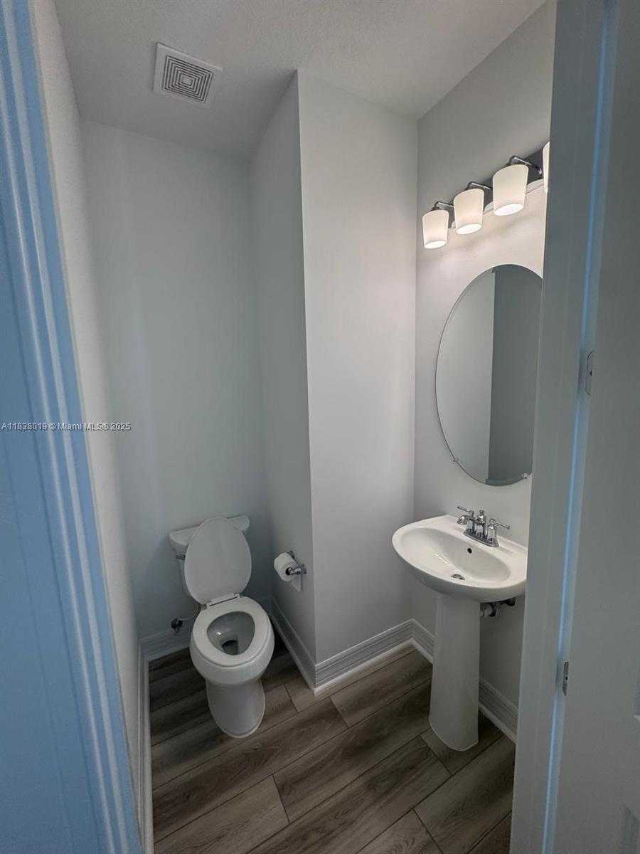 Small Image of 750 NORTH WEST 82ND TER, Plantation Number 23