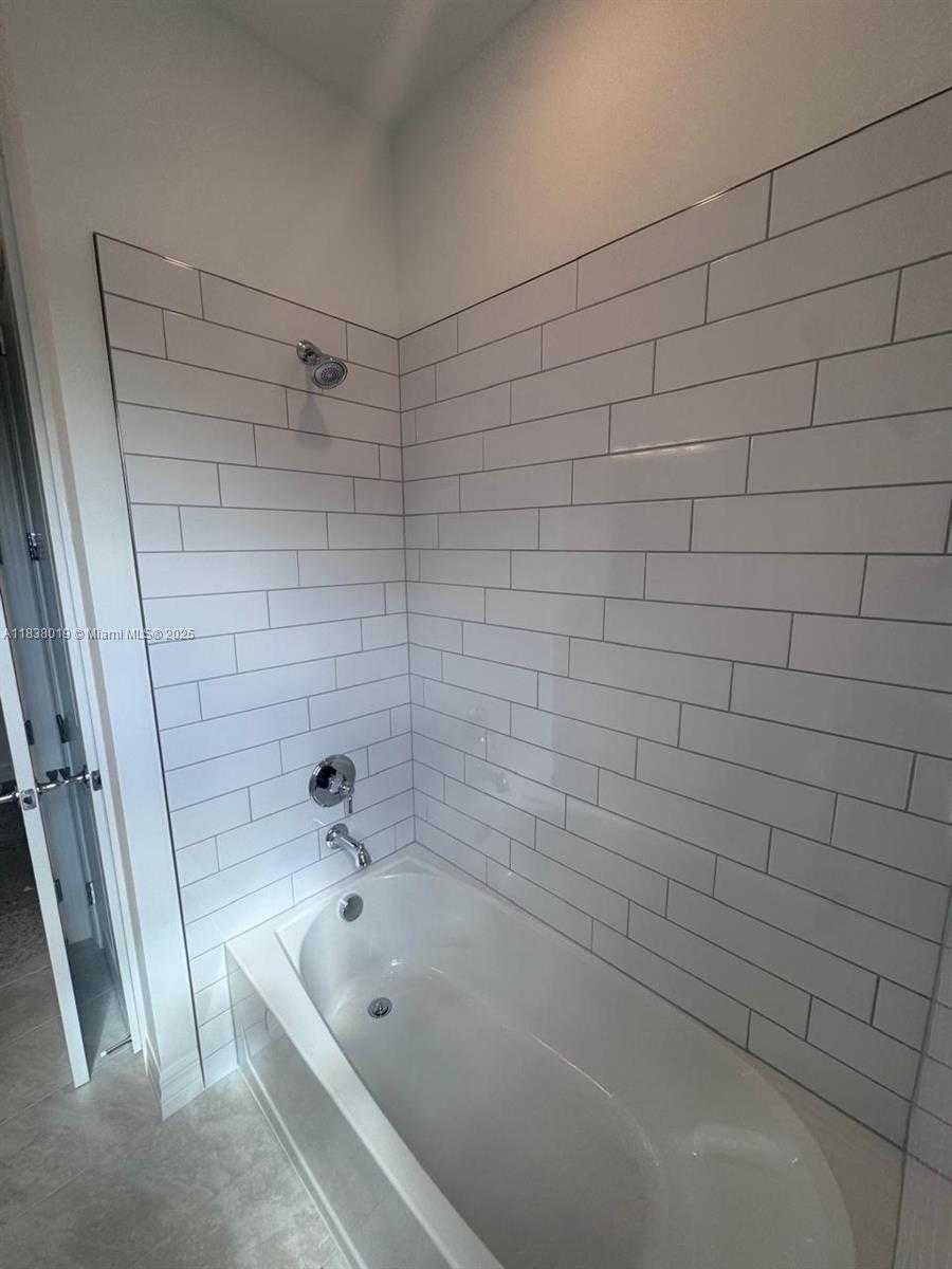 Small Image of 750 NORTH WEST 82ND TER, Plantation Number 28