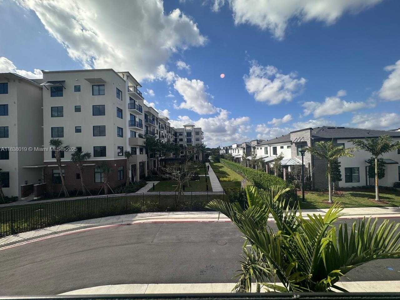 Small Image of 750 NORTH WEST 82ND TER, Plantation Number 5