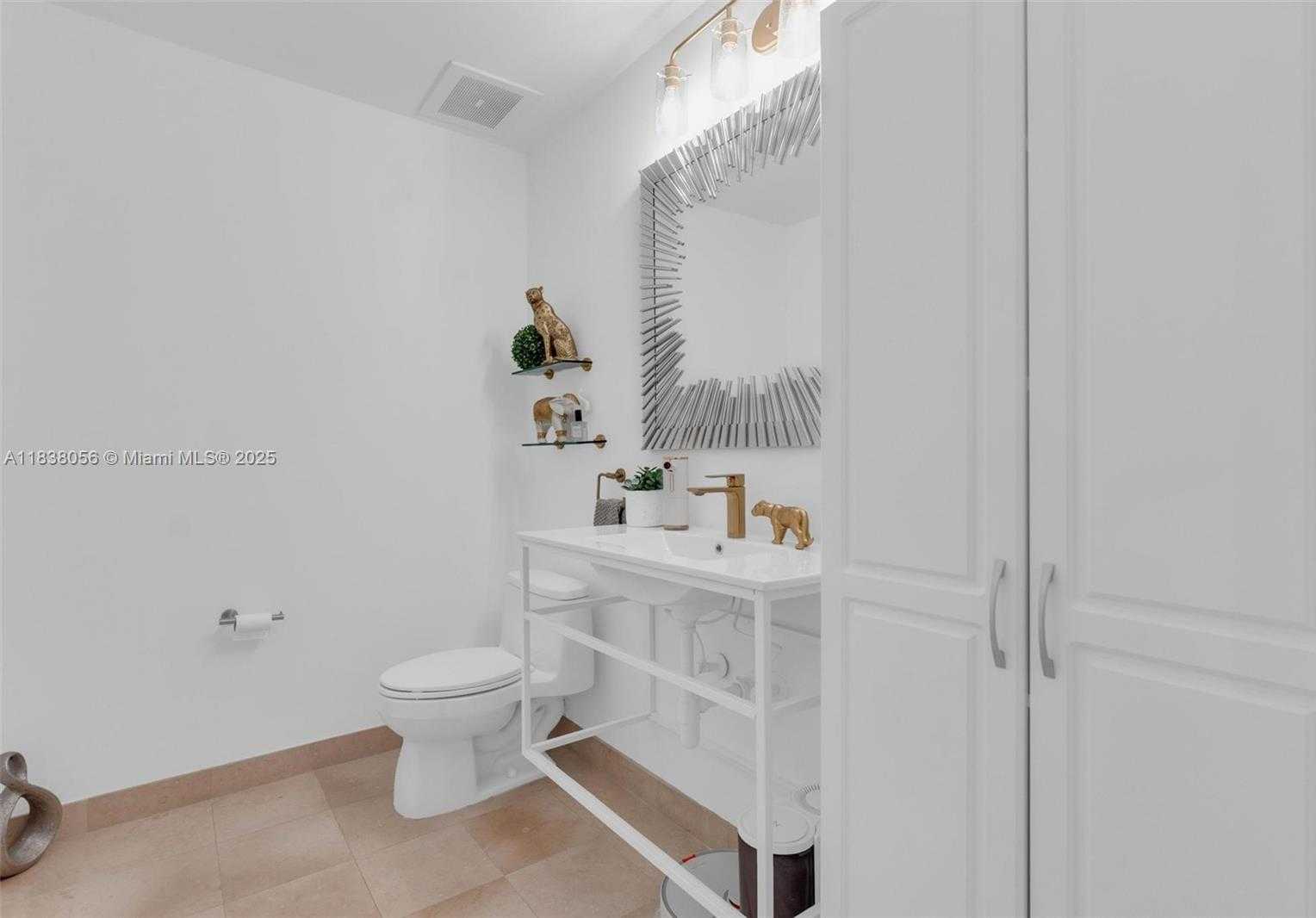 Small Image of 1050 BRICKELL AVE #2416, Miami Number 10
